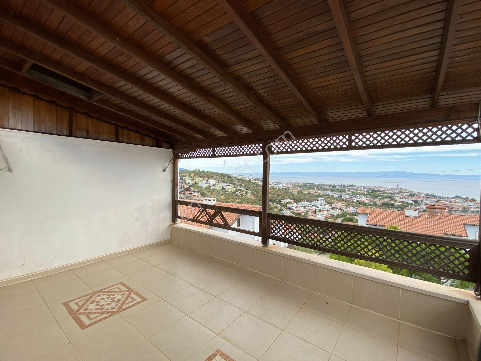 Küçükkuyu Mıhlı'da Dağ Ve Deniz Manzaralı 5+1 Satılık Villa - Görsel 4