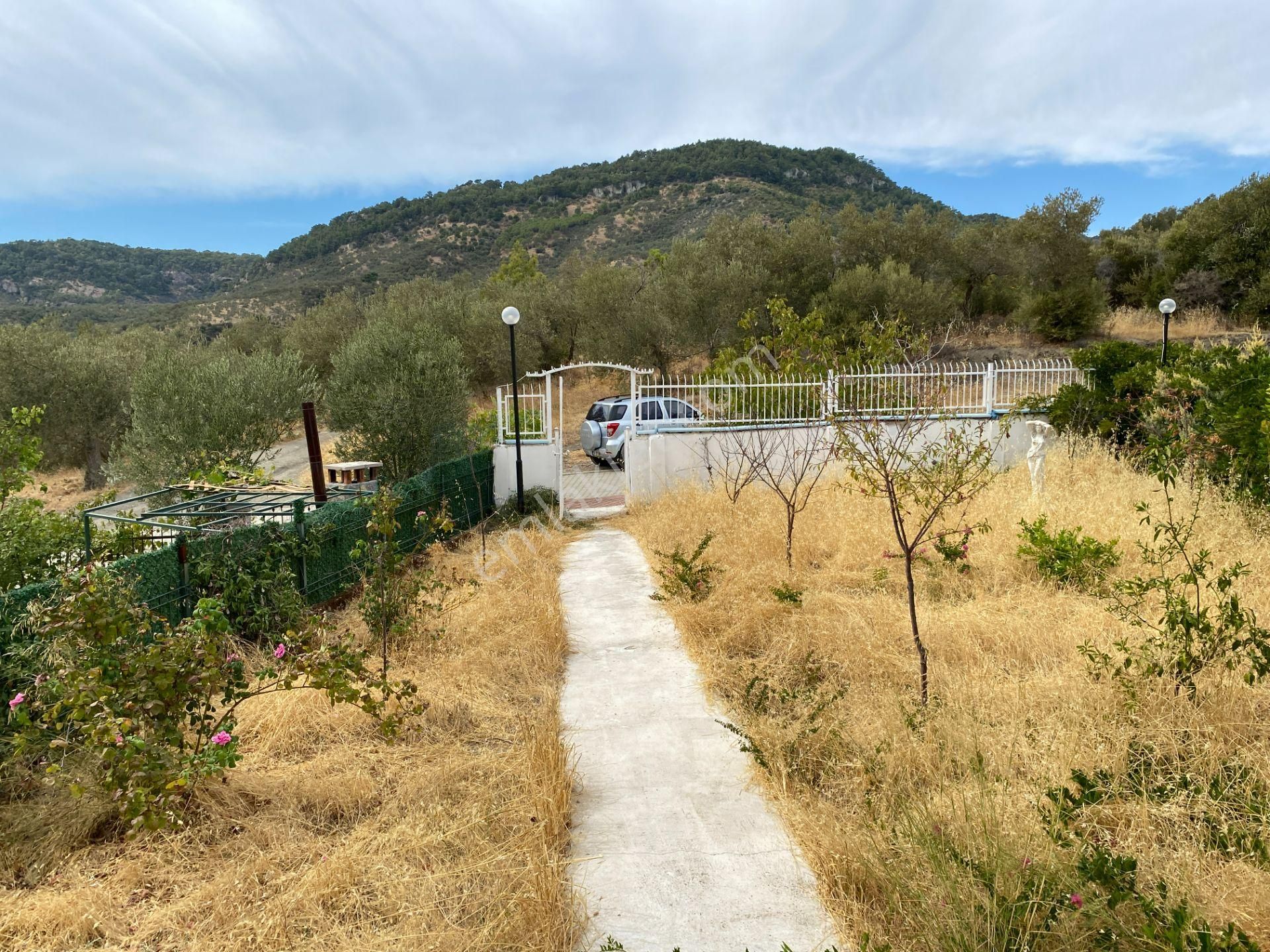 Küçükkuyu Mıhlı'da Dağ Ve Deniz Manzaralı 5+1 Satılık Villa - Görsel 34