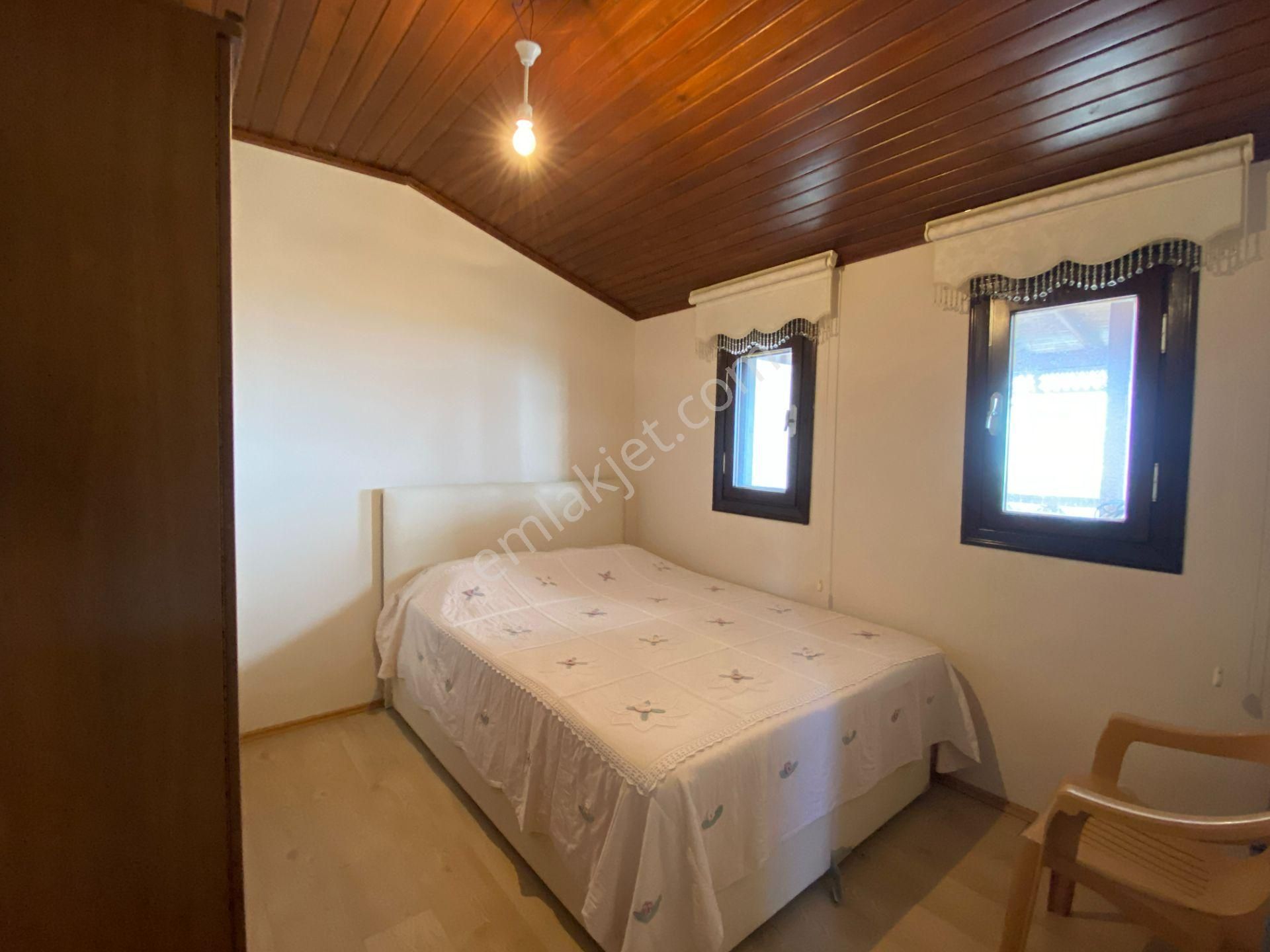 Küçükkuyu Mıhlı'da Dağ Ve Deniz Manzaralı 5+1 Satılık Villa - Görsel 5