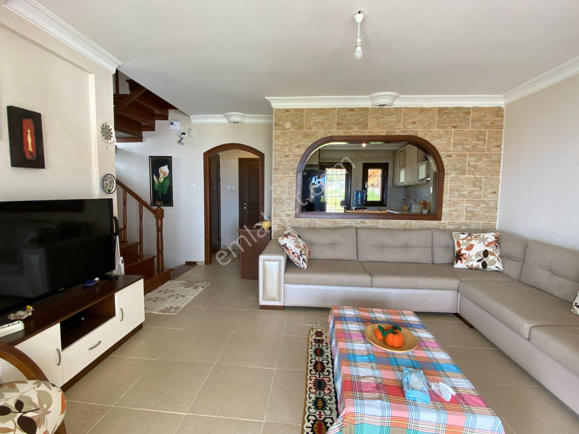 Küçükkuyu Mıhlı'da Dağ Ve Deniz Manzaralı 5+1 Satılık Villa - Görsel 22