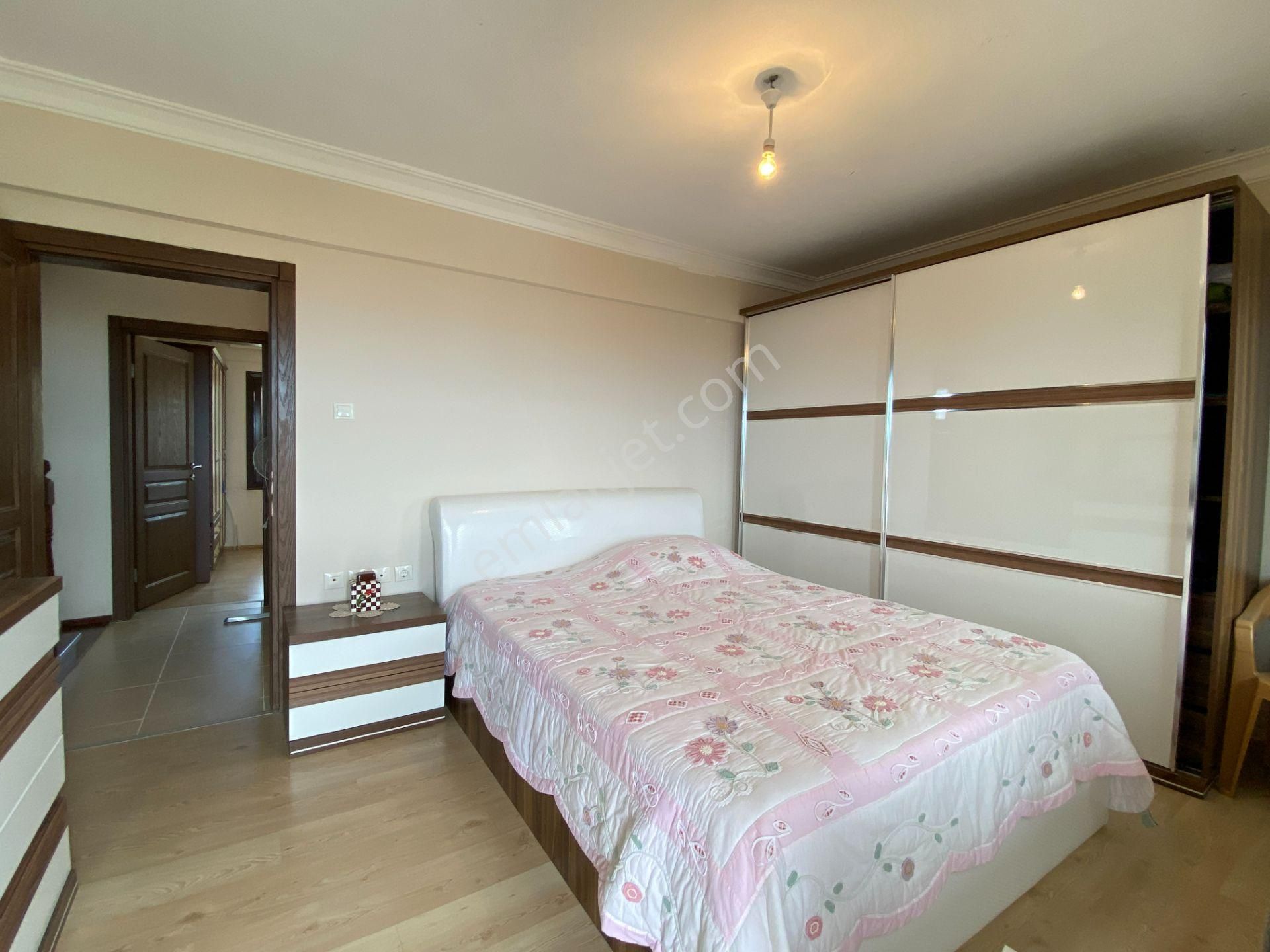 Küçükkuyu Mıhlı'da Dağ Ve Deniz Manzaralı 5+1 Satılık Villa - Görsel 12