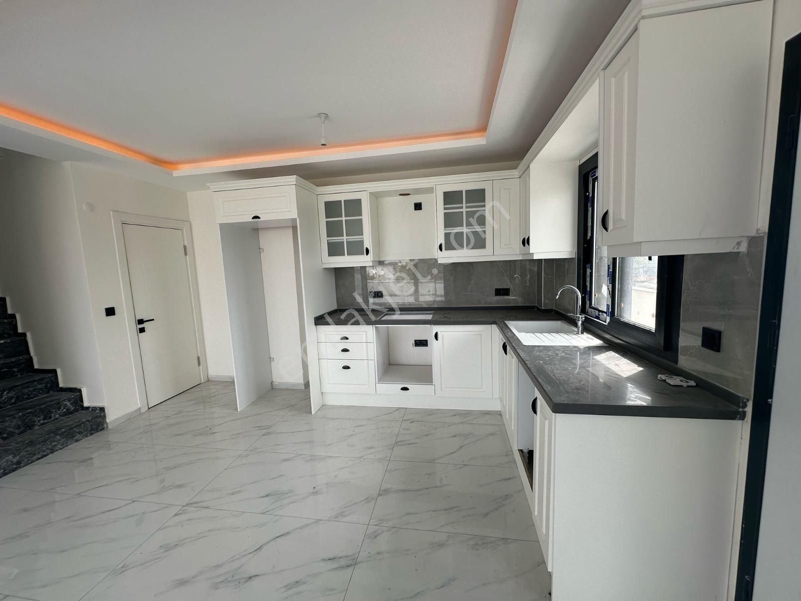 Didim Hisar Mah. 3+1 Açık Mutfaklı Teraslı İkiz Birleşik Trıplex Villamız Satılıktır - Görsel 14