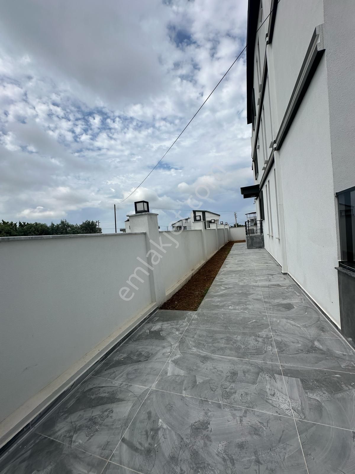 Didim Hisar Mah. 3+1 Açık Mutfaklı Teraslı İkiz Birleşik Trıplex Villamız Satılıktır - Görsel 3