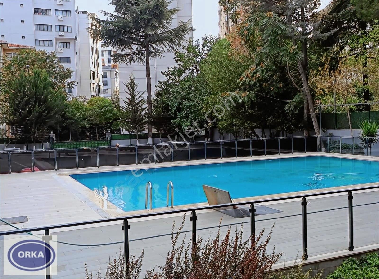 Kozyatağı'nda Havuzlu Deniz Manz.45m²teraslı Geniş 190m² Net 5+1