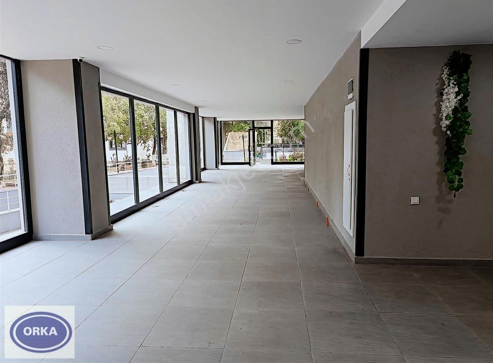 Kozyatağı'nda Havuzlu Deniz Manz.45m²teraslı Geniş 190m² Net 5+1 - Görsel 10