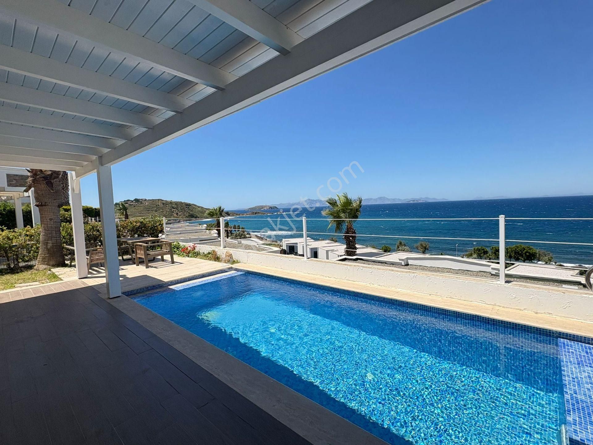 Yalıkavak Koyunbabada Deniz Manzaralı Satılık Villa