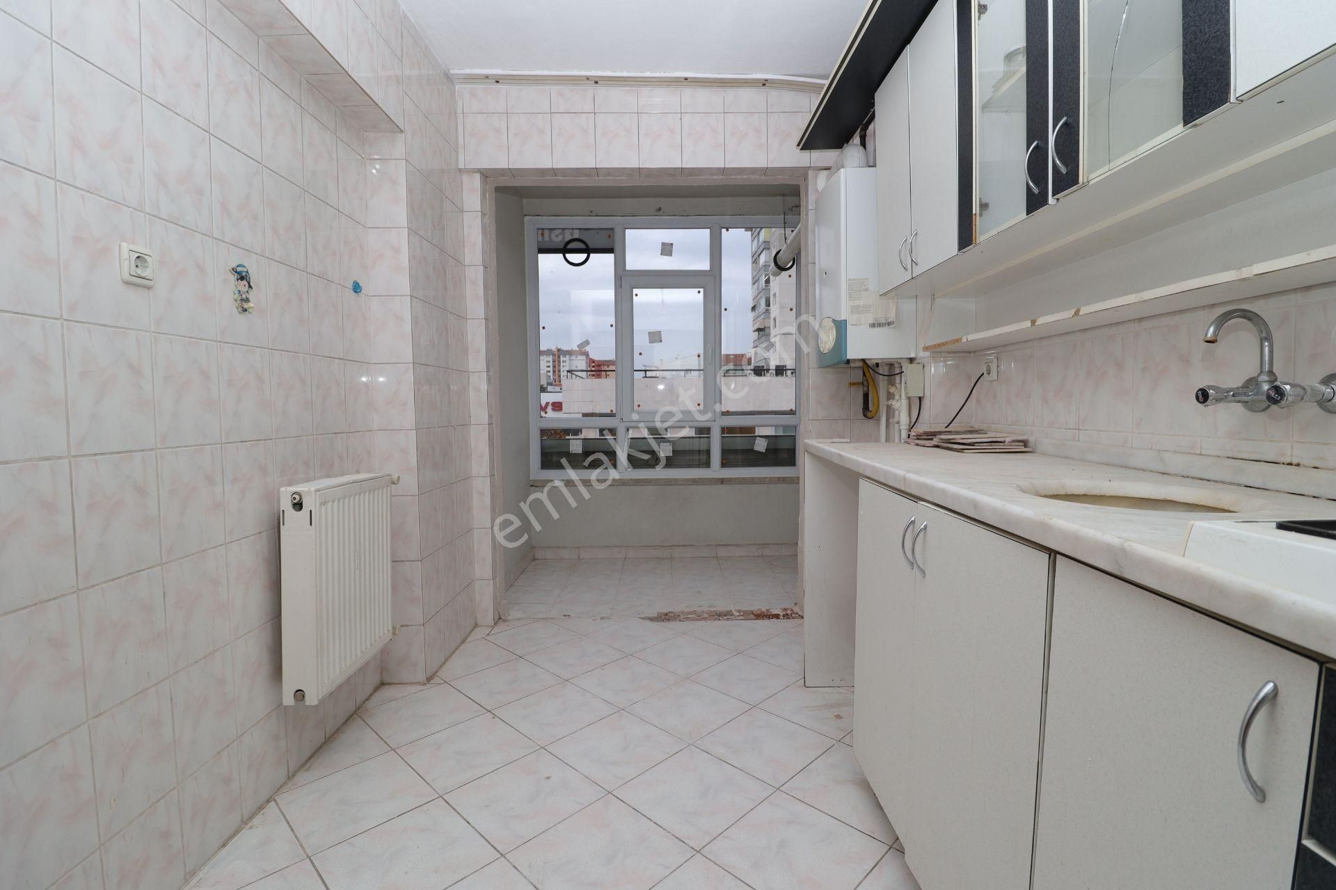 Akif'ten 14.cadde'de 1. Katta 3+1 Merkezi Konumlu Kiralık Daire / İş Yeri - Görsel 5