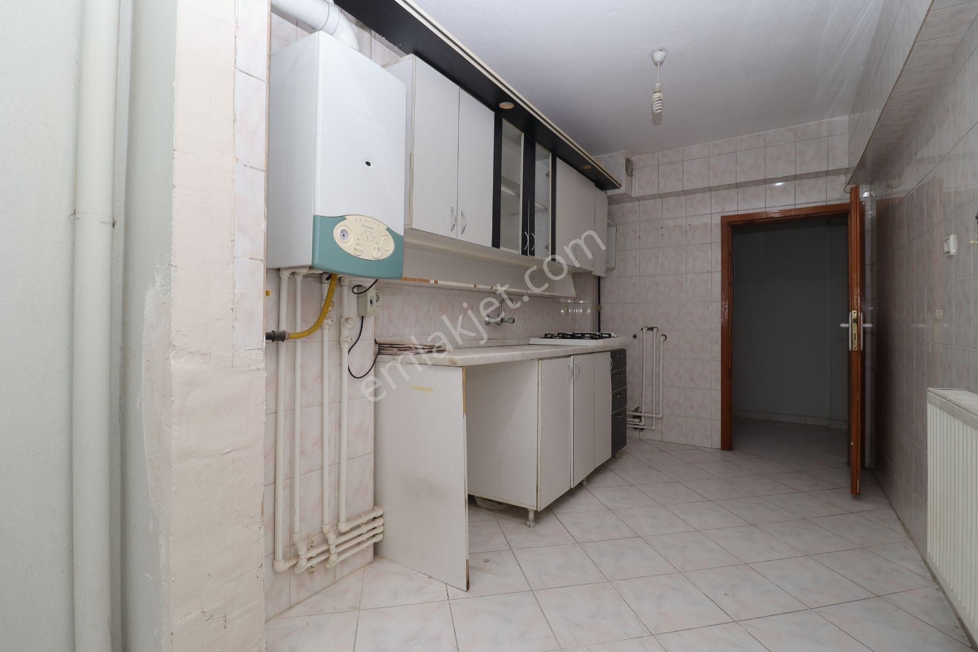 Akif'ten 14.cadde'de 1. Katta 3+1 Merkezi Konumlu Kiralık Daire / İş Yeri - Görsel 6