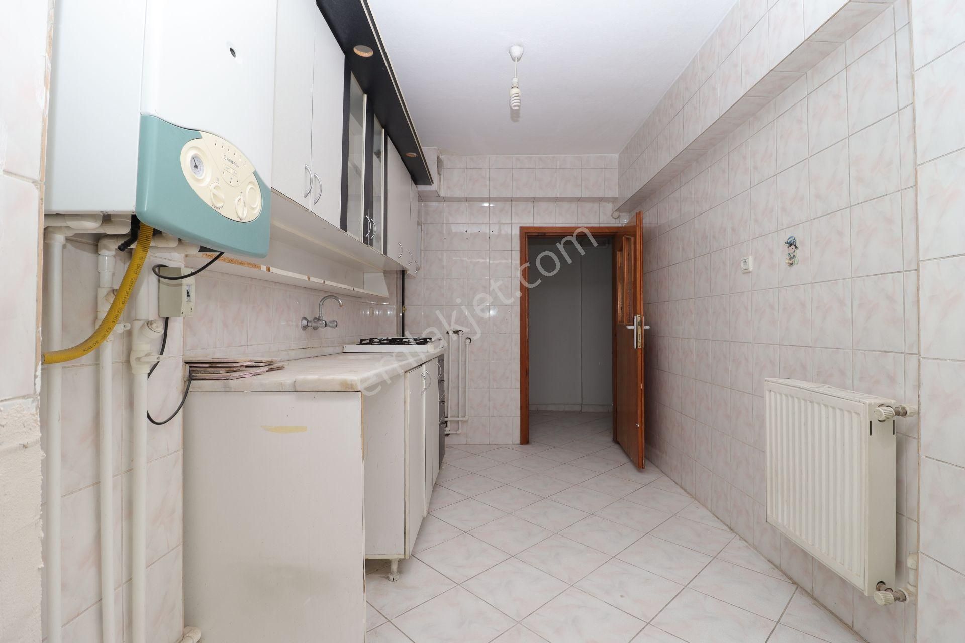 Akif'ten 14.cadde'de 1. Katta 3+1 Merkezi Konumlu Kiralık Daire / İş Yeri - Görsel 7