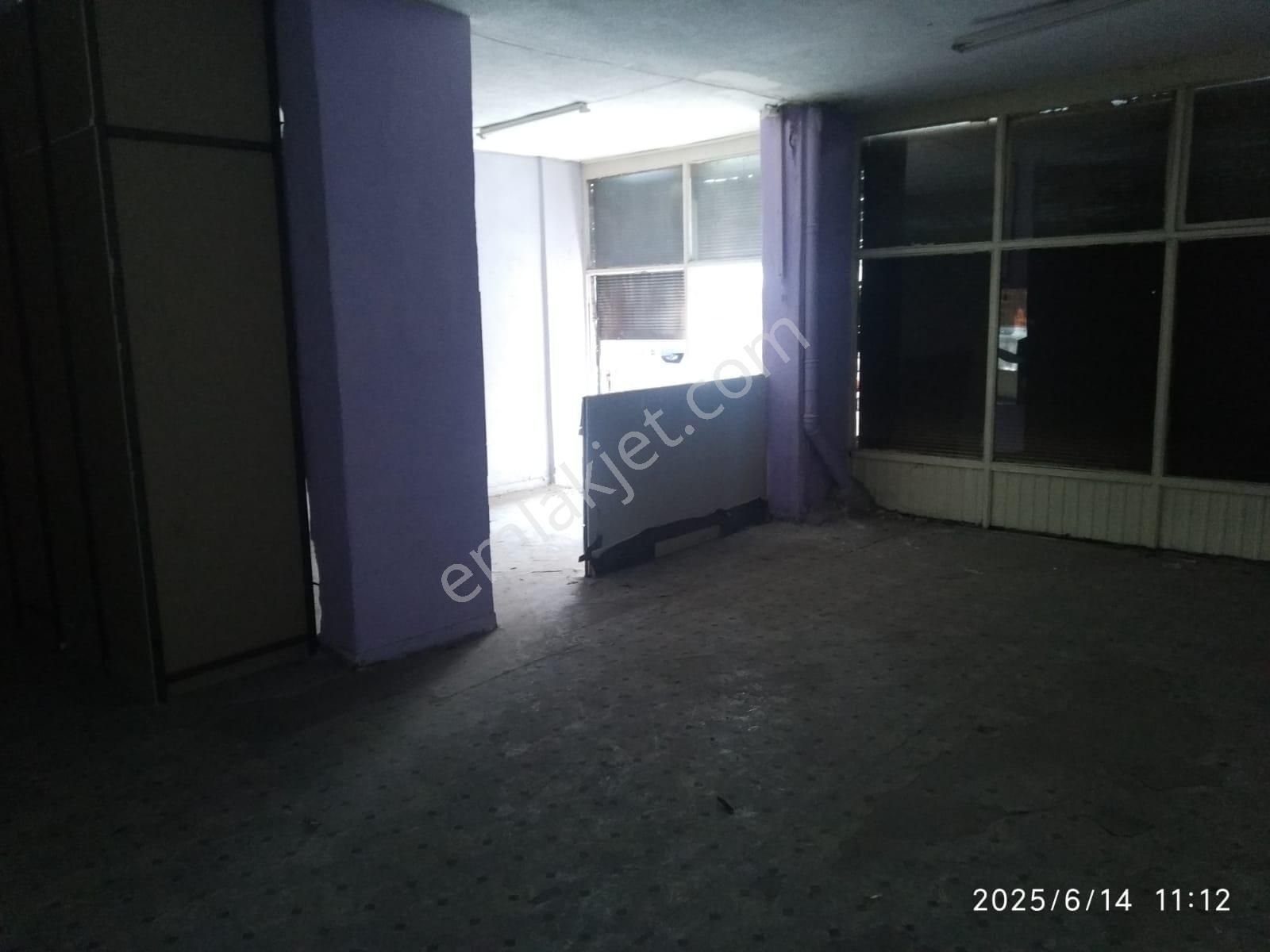 Demetevler 419.sk.üzerinde Krediye Ve Yatırıma Uygun Satılık Dükkan