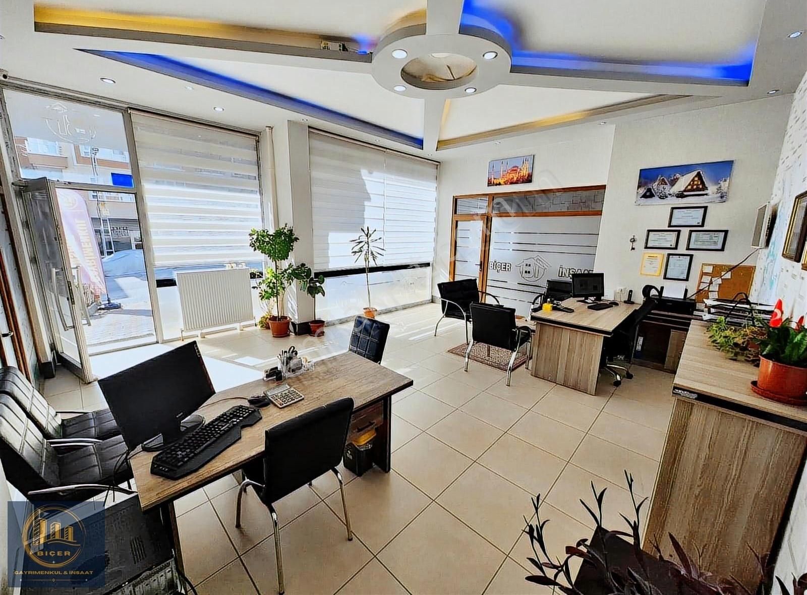 Ayvalı Estergon Caddesi Üzerinde Full Yapılı Dükkan (3.5m Tavan) - Görsel 27