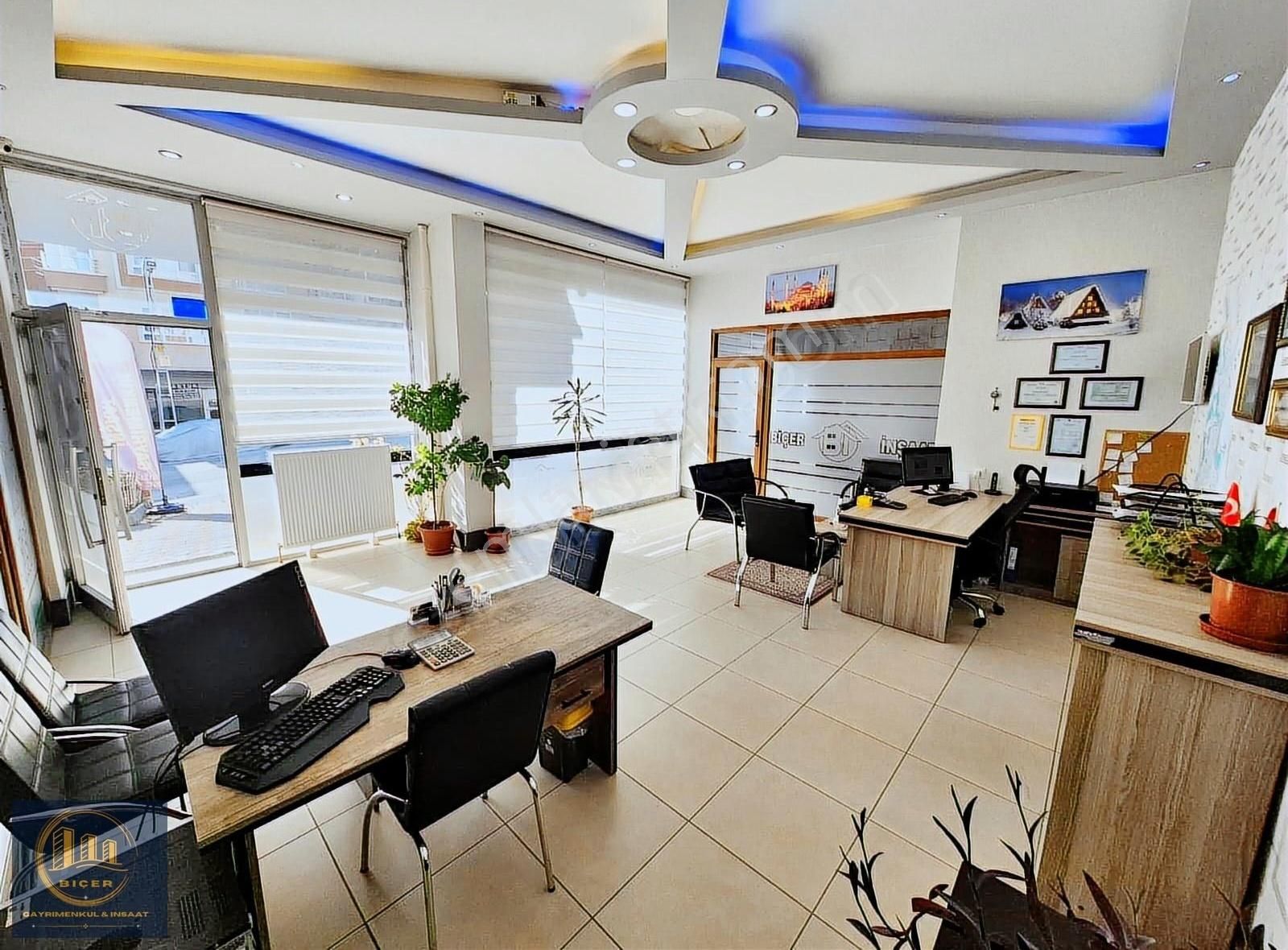 Ayvalı Estergon Caddesi Üzerinde Full Yapılı Dükkan (3.5m Tavan) - Görsel 13