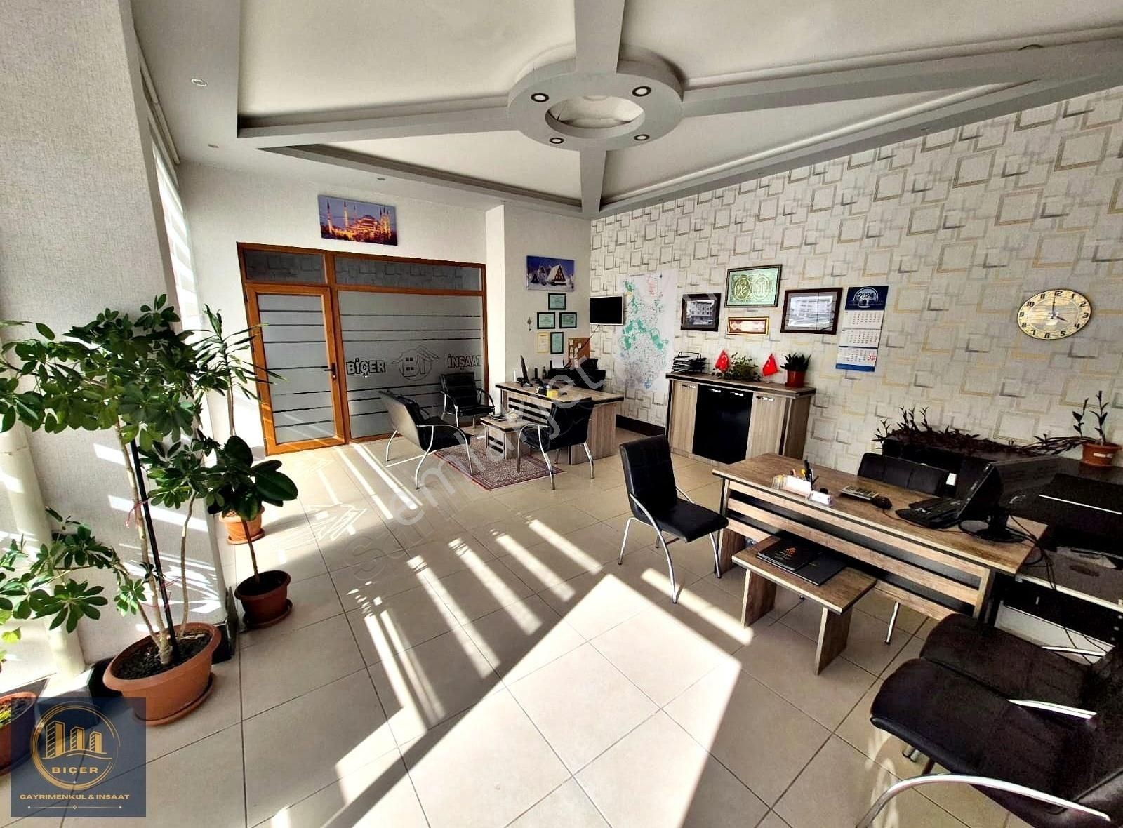 Ayvalı Estergon Caddesi Üzerinde Full Yapılı Dükkan (3.5m Tavan) - Görsel 20