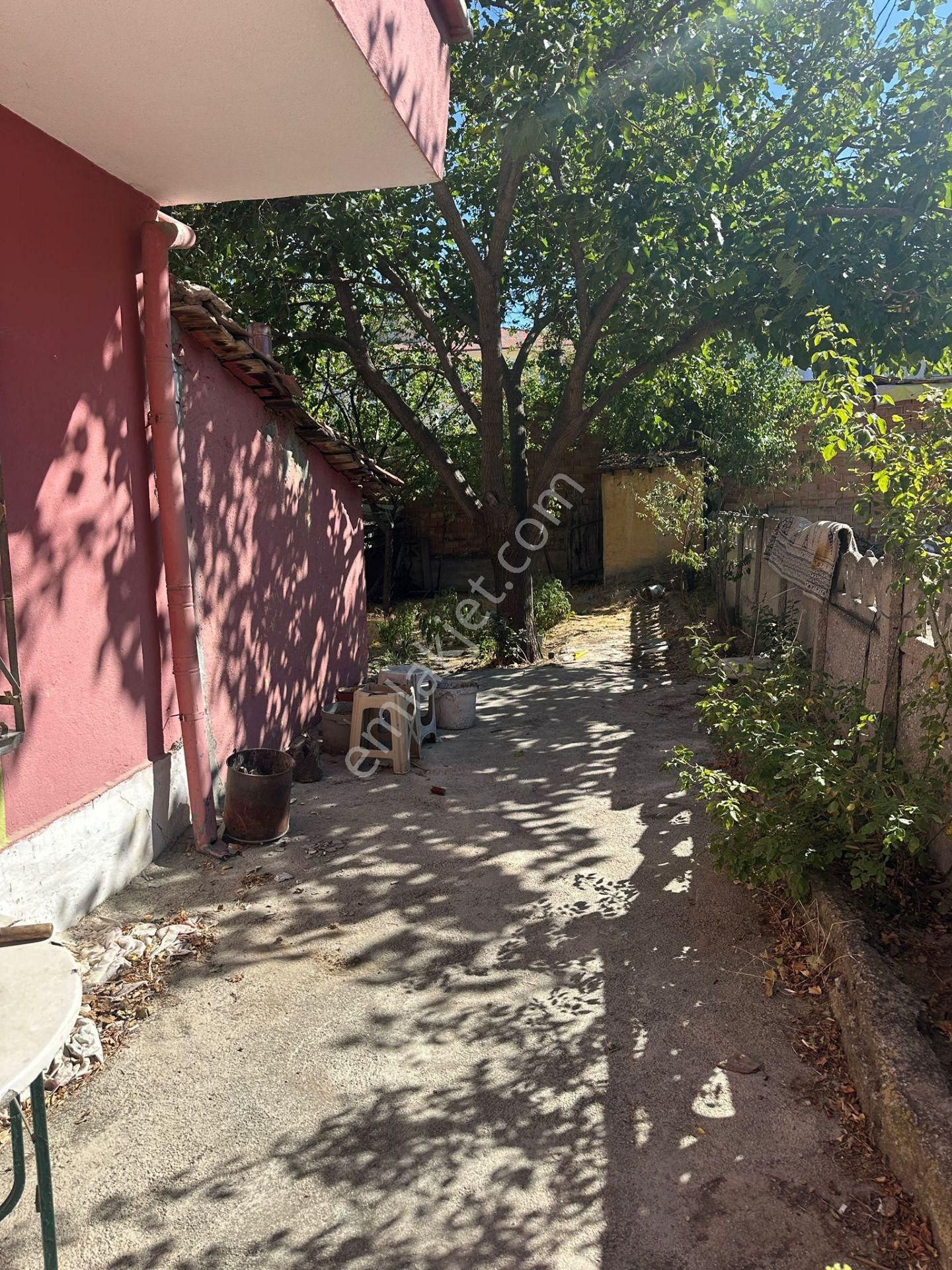 Satılık Bahçeli 2 Katlı Müstakil Ev... Şentepe Mahallesi Karakol Yakını. - Görsel 2