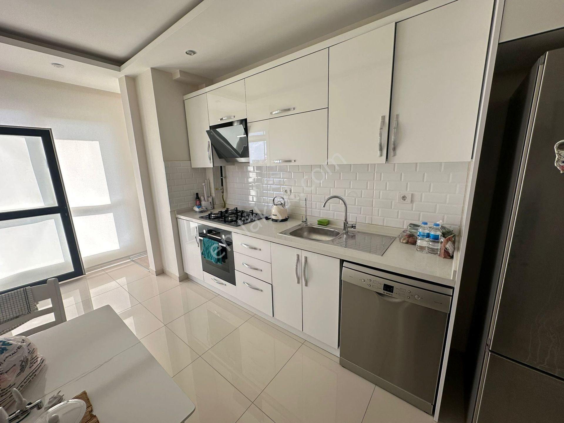 Beylikdüzü Adnan Kahvecide Satılık 220 M2 4+1 Geniş Dubleks Daire - Görsel 10