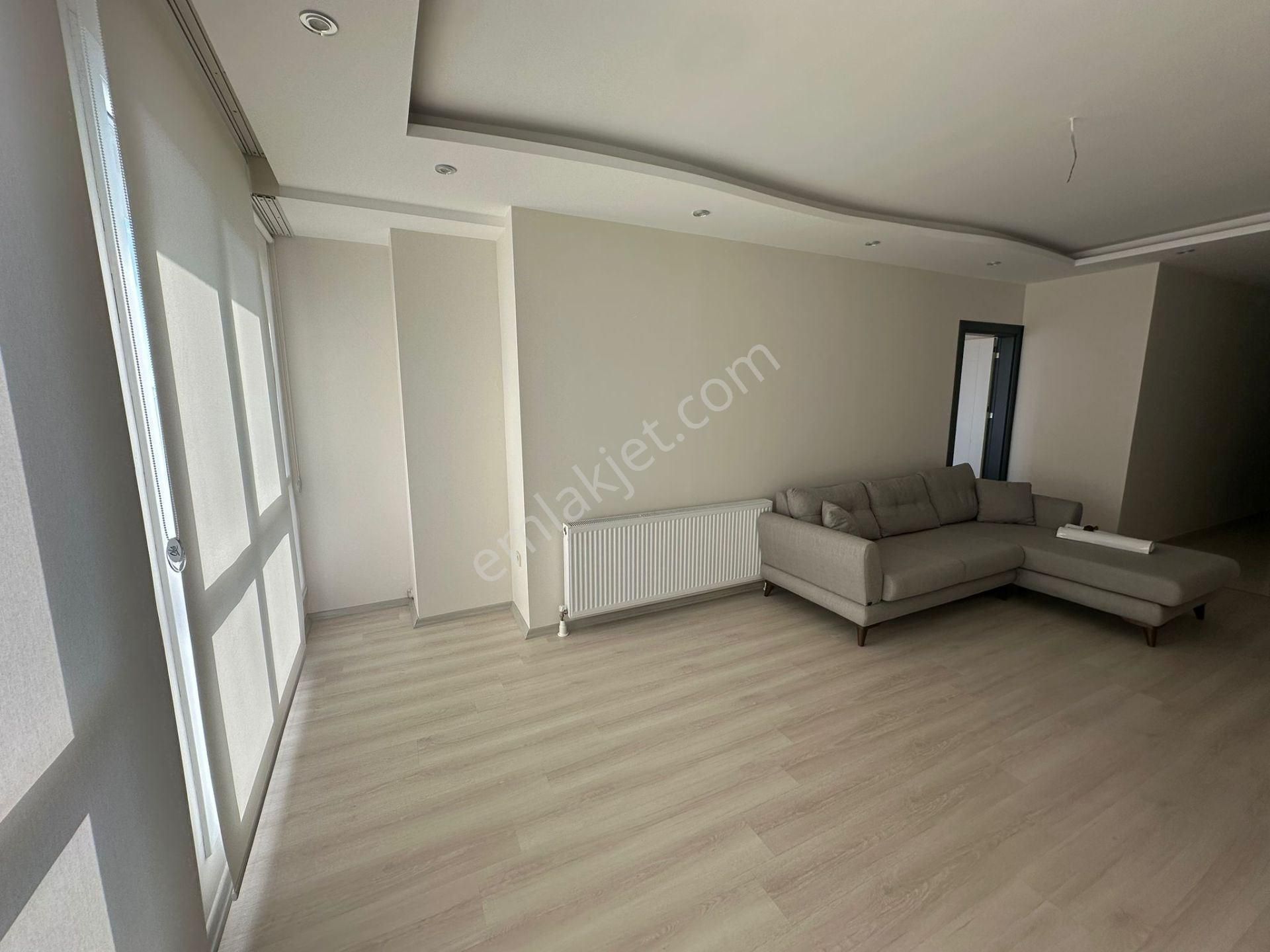 Beylikdüzü Adnan Kahvecide Satılık 220 M2 4+1 Geniş Dubleks Daire - Görsel 6