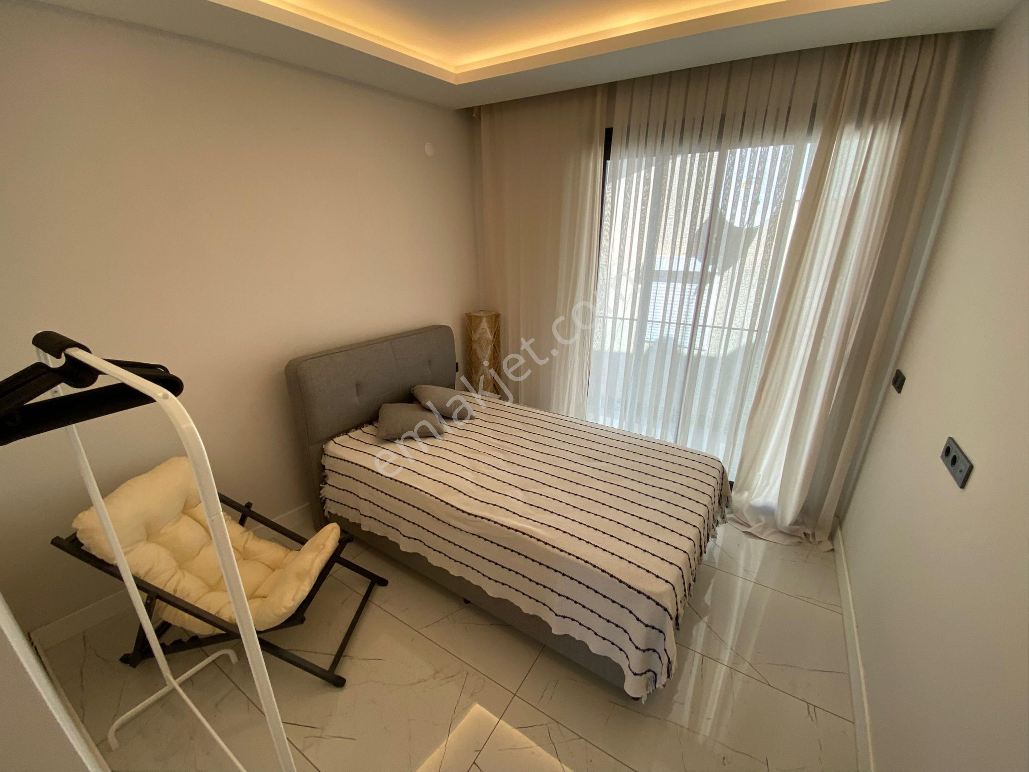 Güçlü Kardeşler Denize 150 Metre Lüks 4+1 Trıblex Villa - Görsel 27