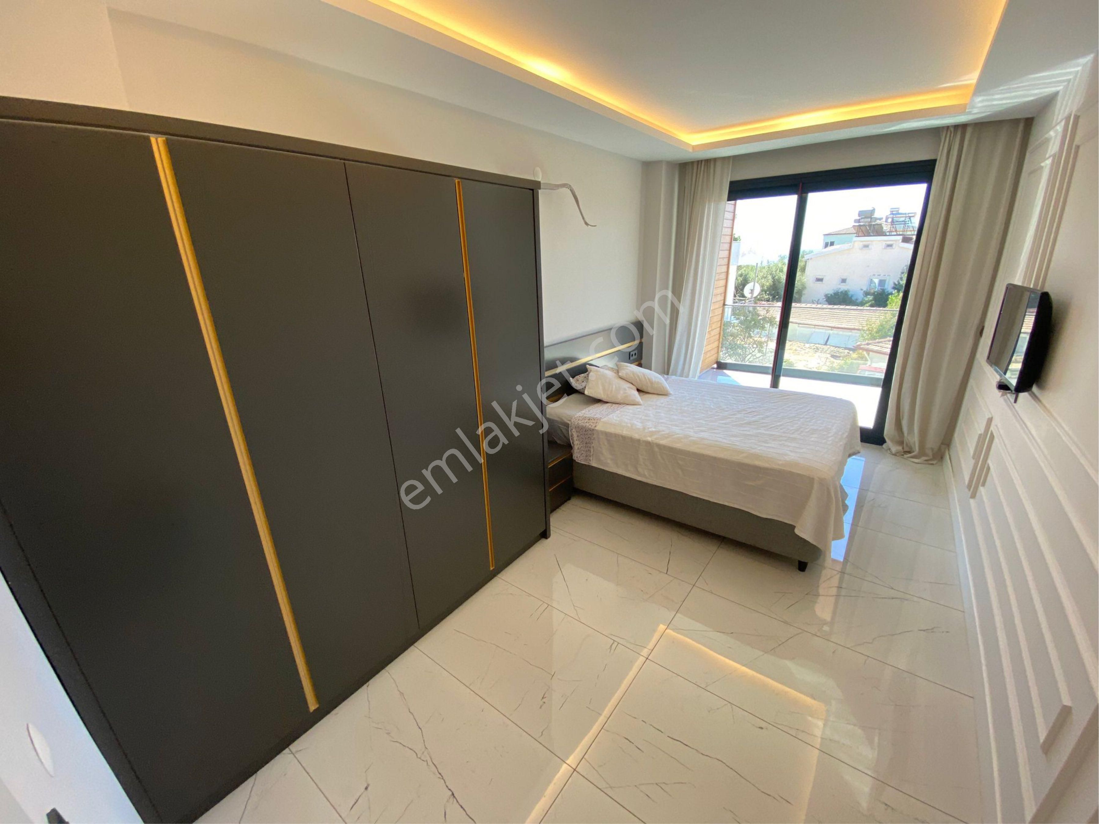 Güçlü Kardeşler Denize 150 Metre Lüks 4+1 Trıblex Villa - Görsel 23