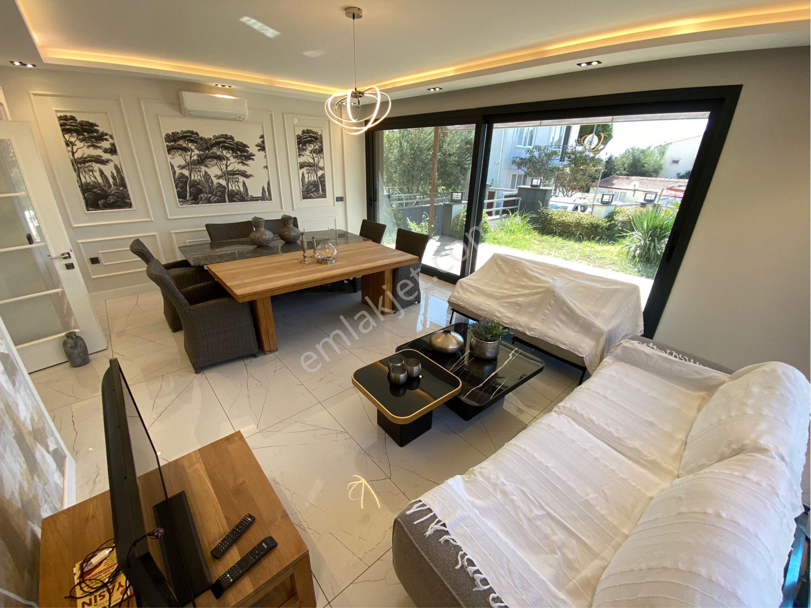 Güçlü Kardeşler Denize 150 Metre Lüks 4+1 Trıblex Villa - Görsel 15