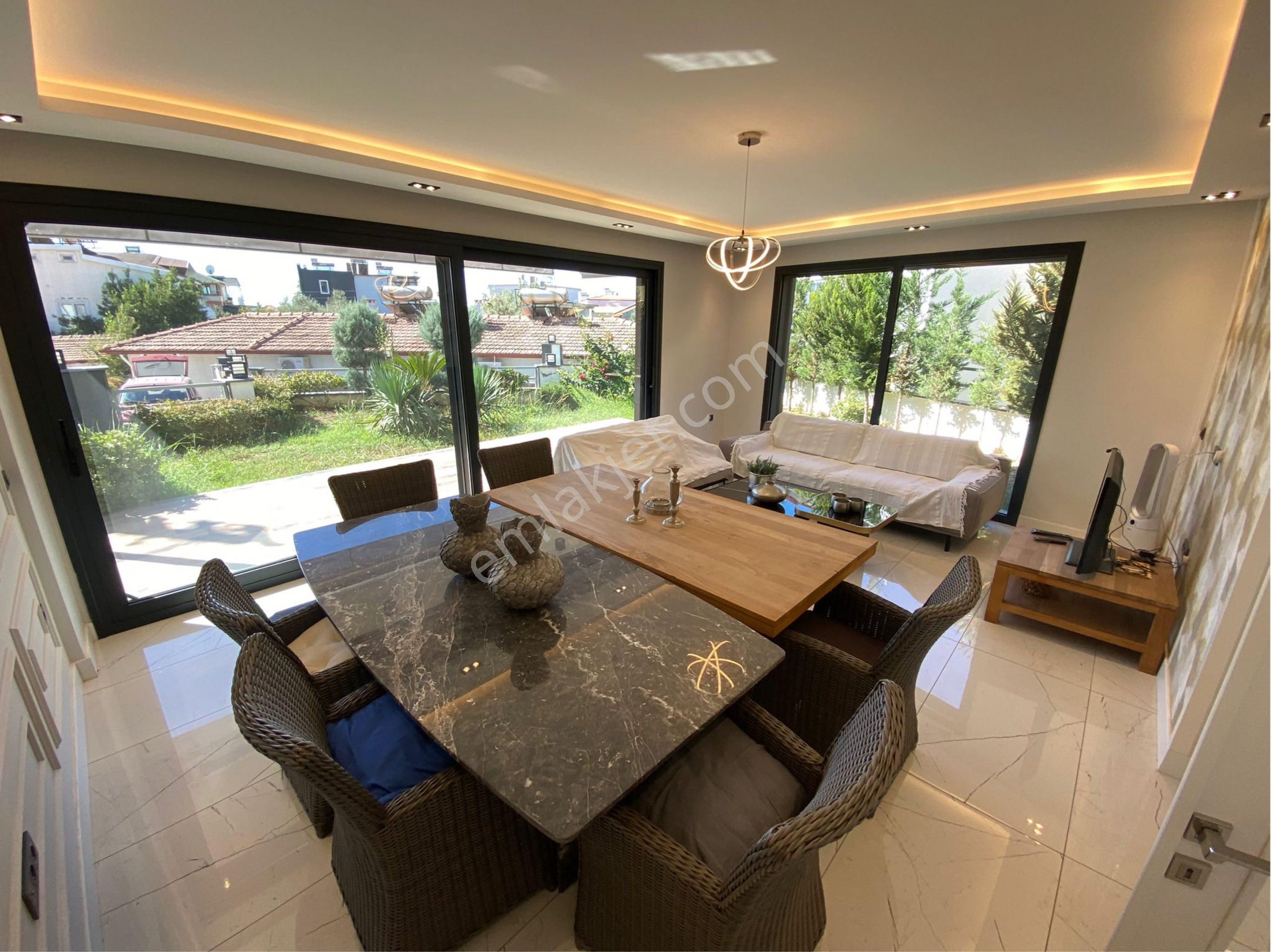 Güçlü Kardeşler Denize 150 Metre Lüks 4+1 Trıblex Villa - Görsel 13