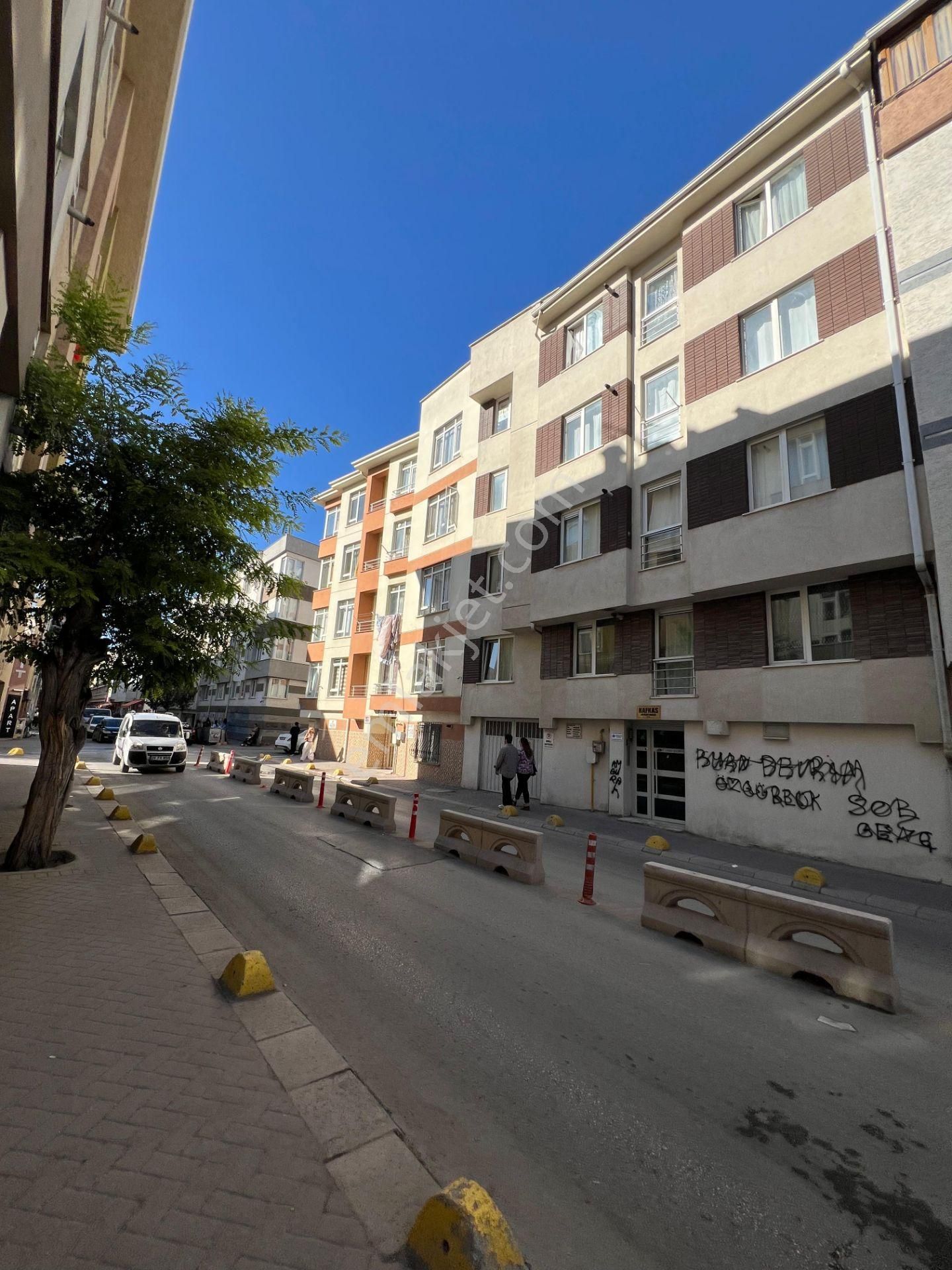 Akademi Emlak'tan Espark Yakını Geniş Kiralık 1+1 Daire - Görsel 14