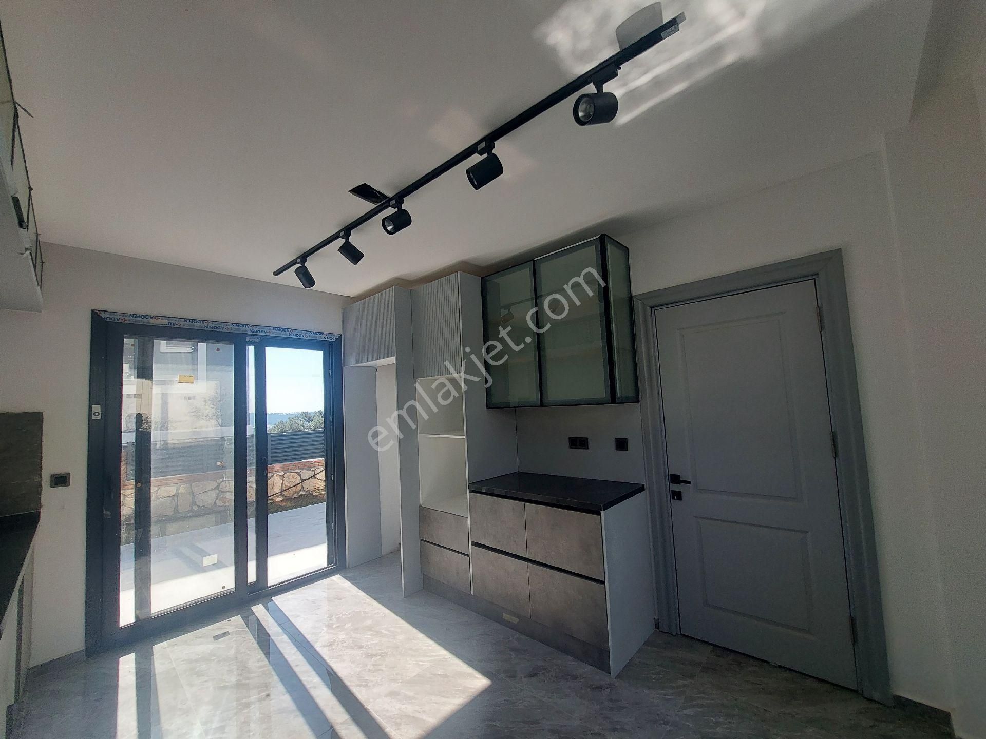 3+1 Tam Müstakil Villa Havuzlu Otoparklı Deniz Manzaralı - Görsel 27