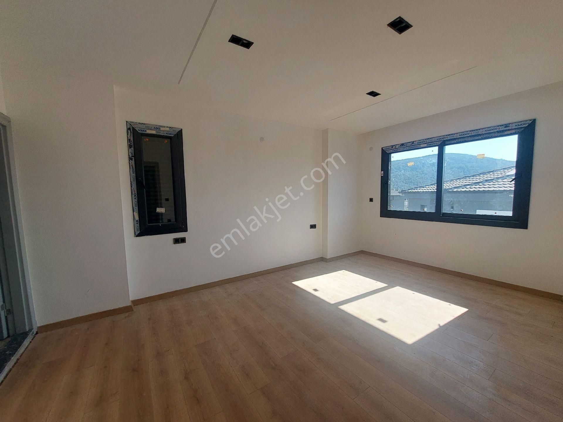 3+1 Tam Müstakil Villa Havuzlu Otoparklı Deniz Manzaralı - Görsel 10