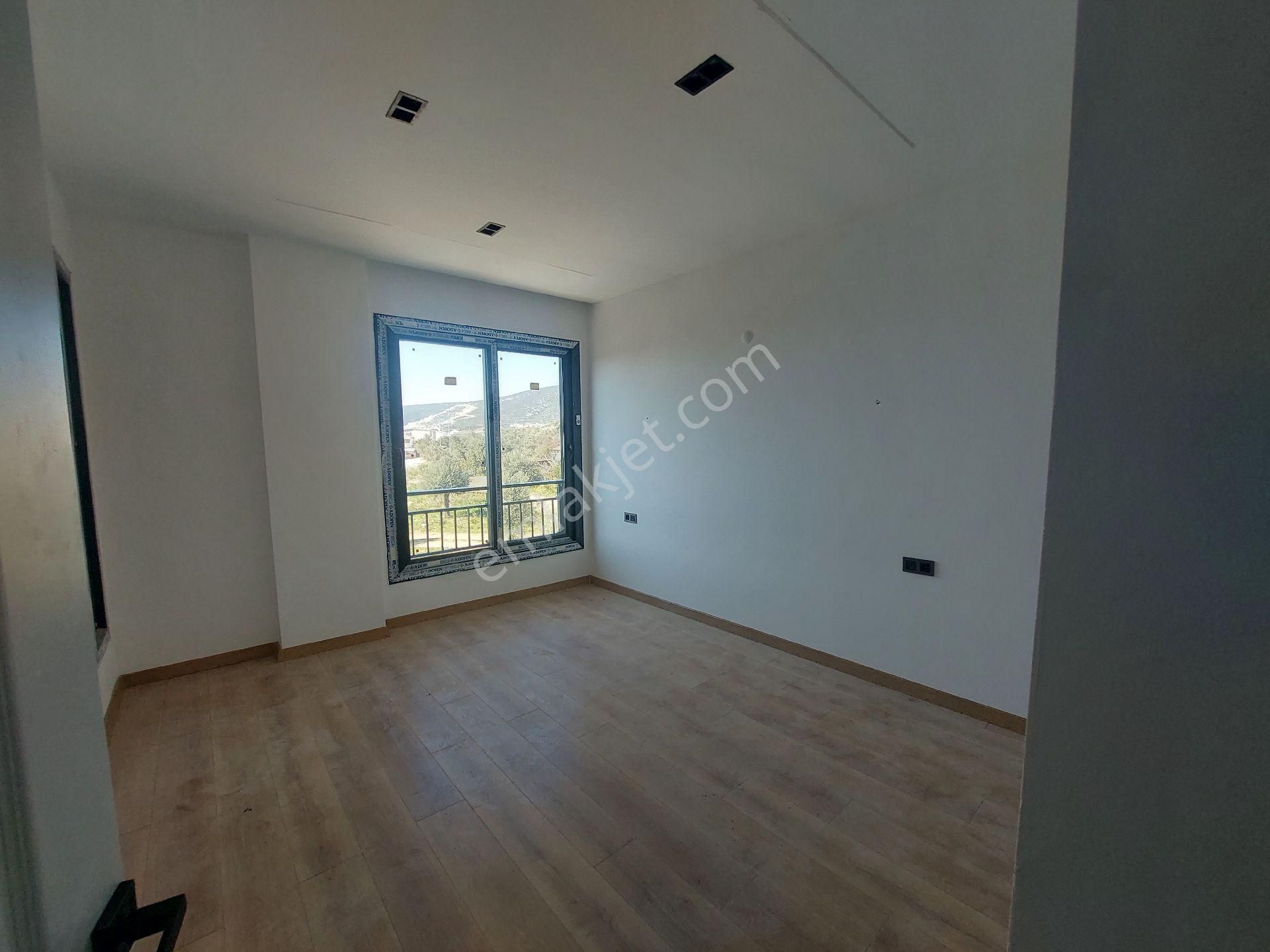 3+1 Tam Müstakil Villa Havuzlu Otoparklı Deniz Manzaralı - Görsel 7