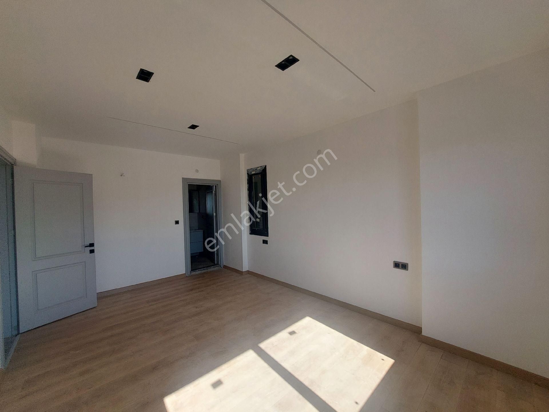 3+1 Tam Müstakil Villa Havuzlu Otoparklı Deniz Manzaralı - Görsel 11