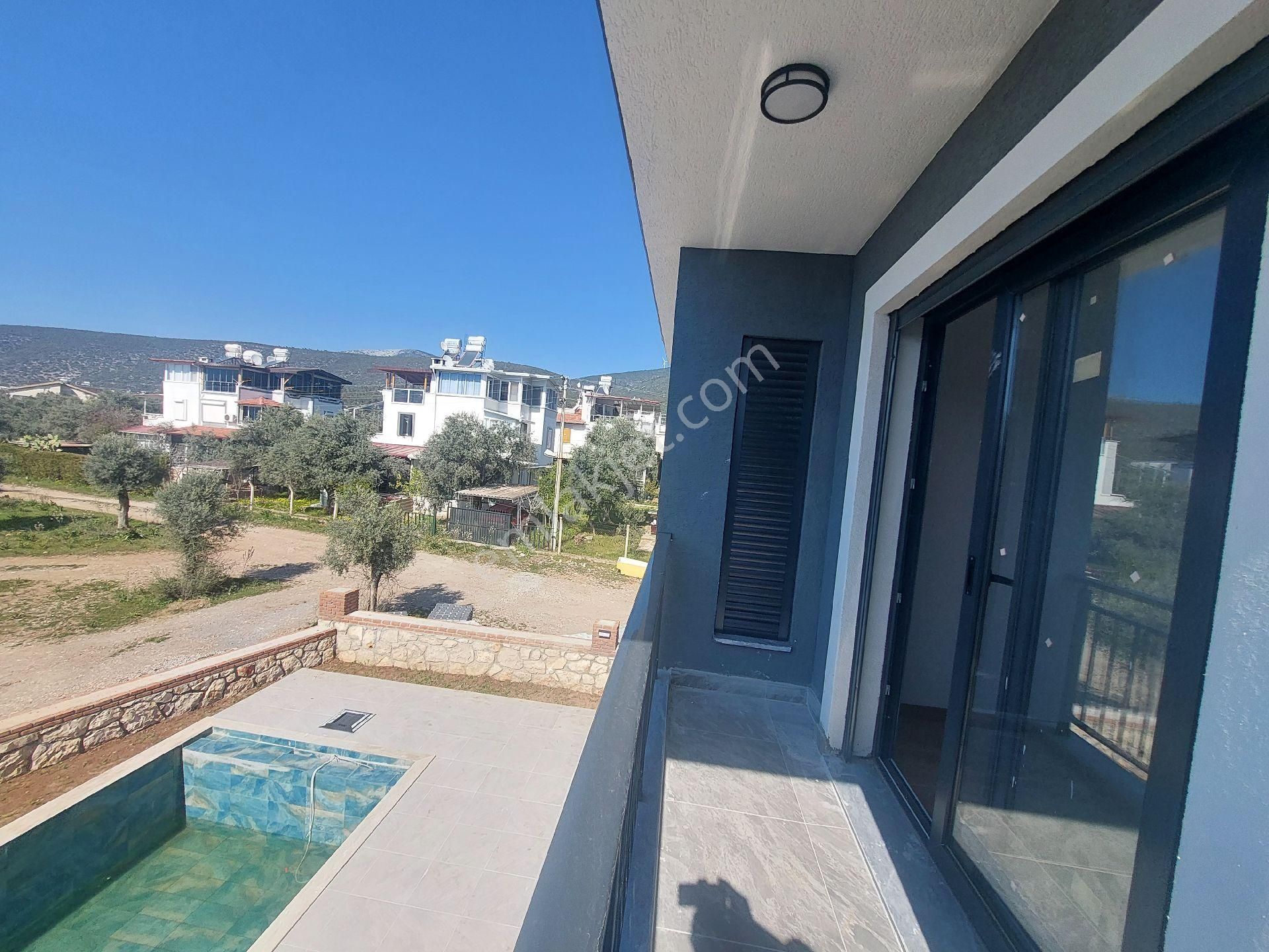 3+1 Tam Müstakil Villa Havuzlu Otoparklı Deniz Manzaralı - Görsel 18