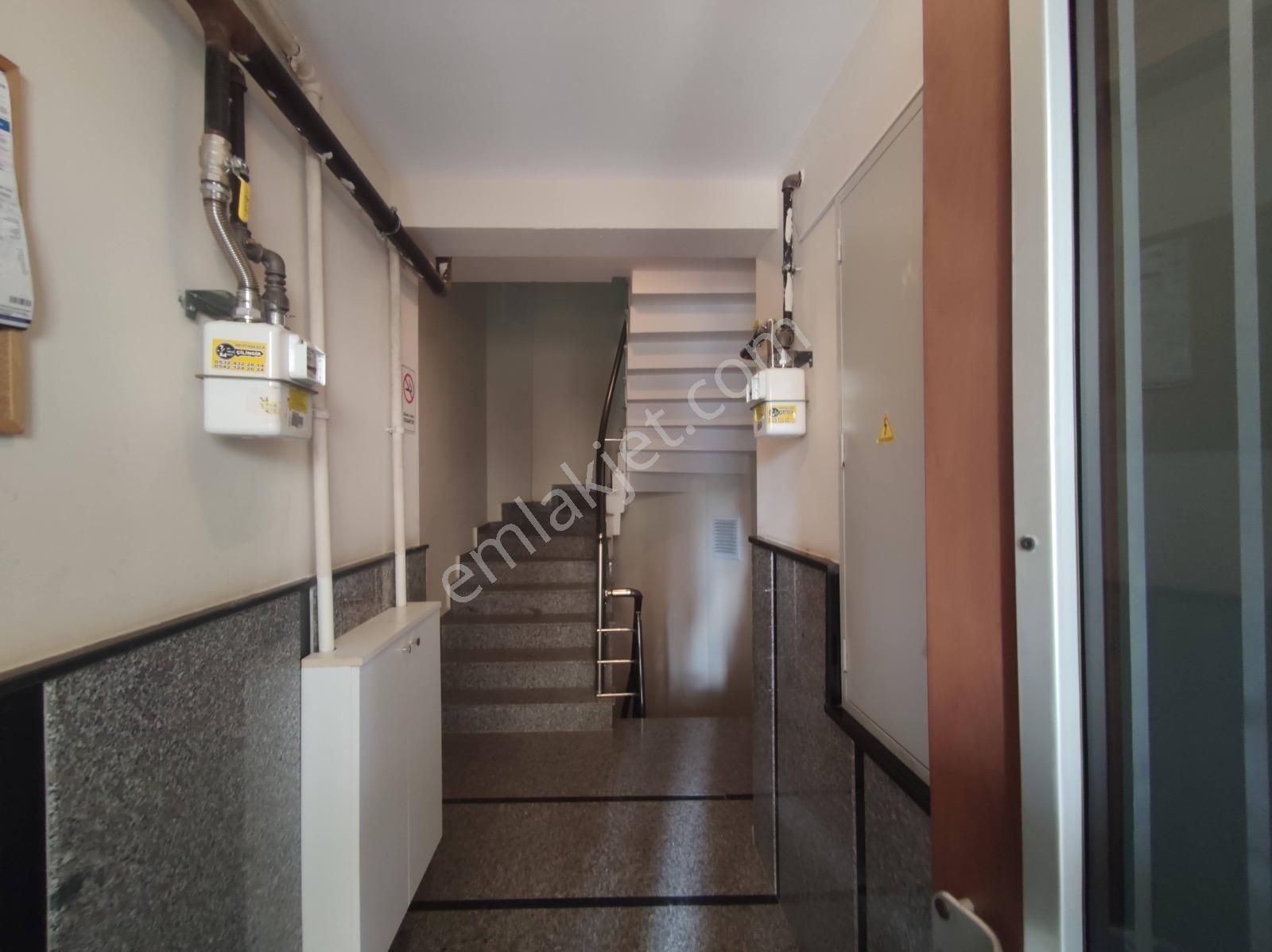 Çekmeköy Merkez Mh Köroğlu Cd Merkezi Lokasyonda 2+1/95m2 Daire - Görsel 4