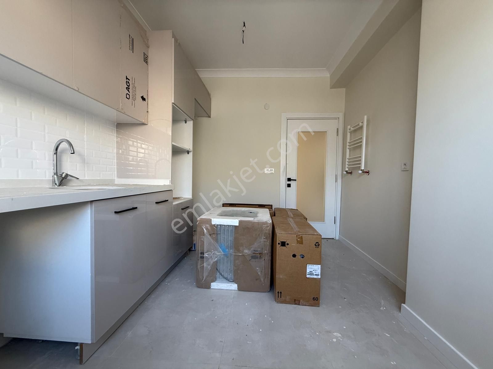 Bahçelieler Röntgen Sokakta Sıfır Binada 3+2 Ön Cephe Dubleks - Görsel 11