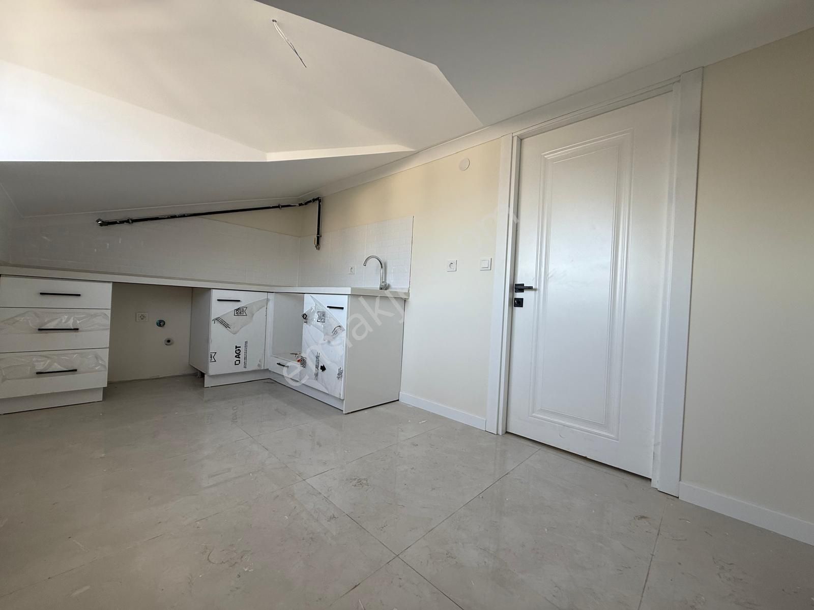 Bahçelieler Röntgen Sokakta Sıfır Binada 3+2 Ön Cephe Dubleks - Görsel 22