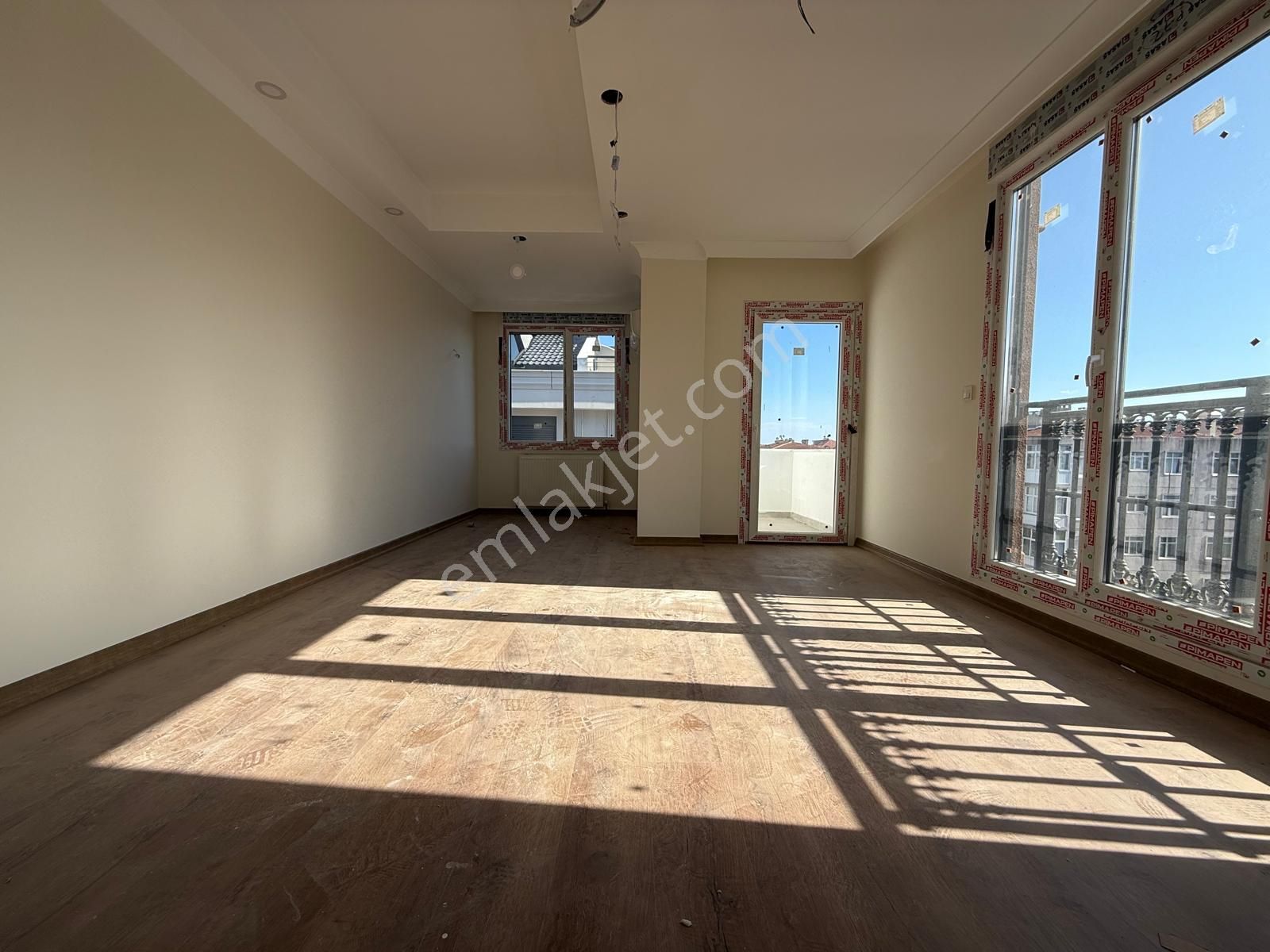 Bahçelieler Röntgen Sokakta Sıfır Binada 3+2 Ön Cephe Dubleks