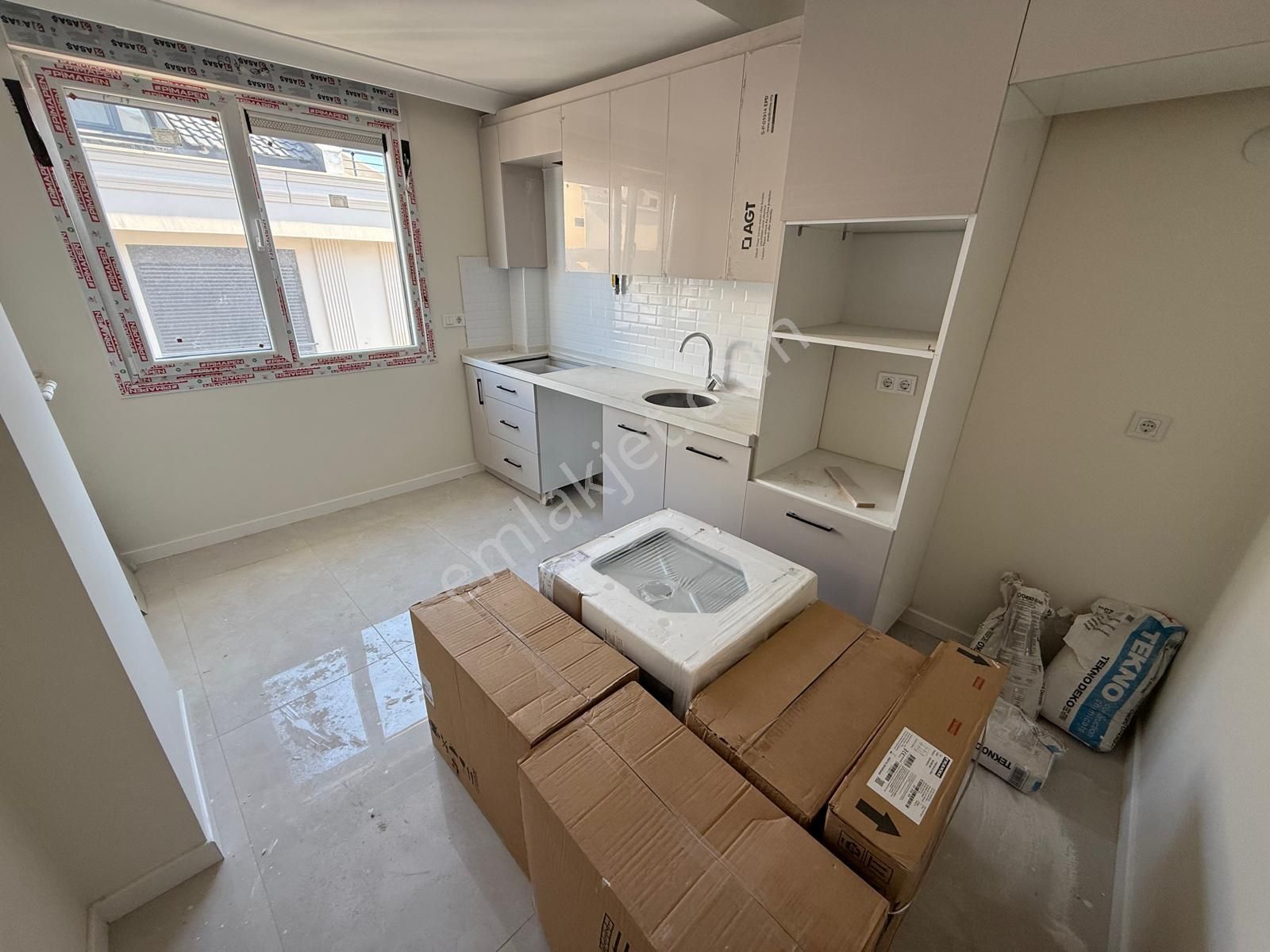 Bahçelieler Röntgen Sokakta Sıfır Binada 3+2 Ön Cephe Dubleks - Görsel 8