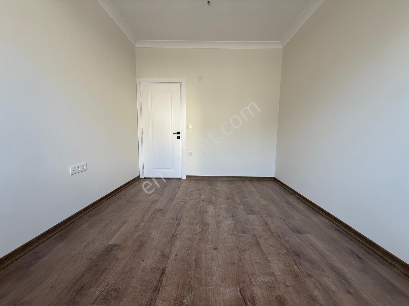 Bahçelieler Röntgen Sokakta Sıfır Binada 3+2 Ön Cephe Dubleks - Görsel 6