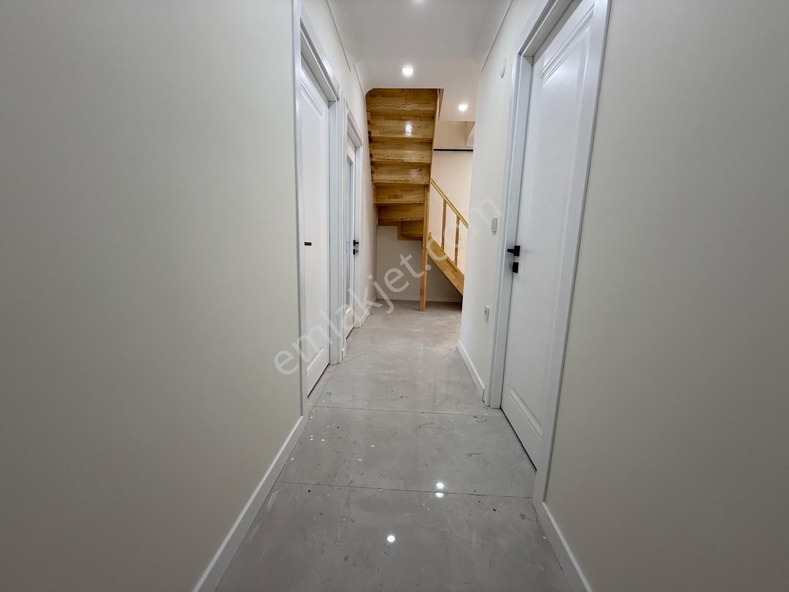 Bahçelieler Röntgen Sokakta Sıfır Binada 3+2 Ön Cephe Dubleks - Görsel 16