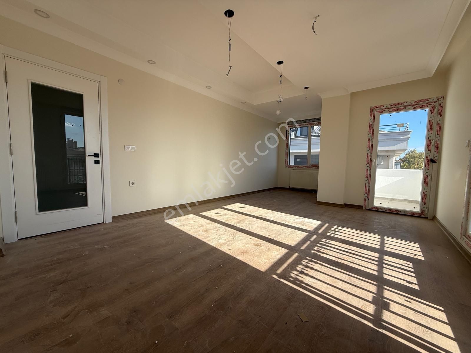 Bahçelieler Röntgen Sokakta Sıfır Binada 3+2 Ön Cephe Dubleks - Görsel 2