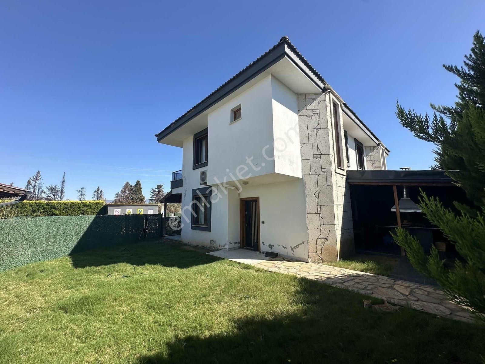 İzmir Seferihisar Doğanbey De Satılık 3+1 Yazlık Villa Havuzlu - Görsel 11