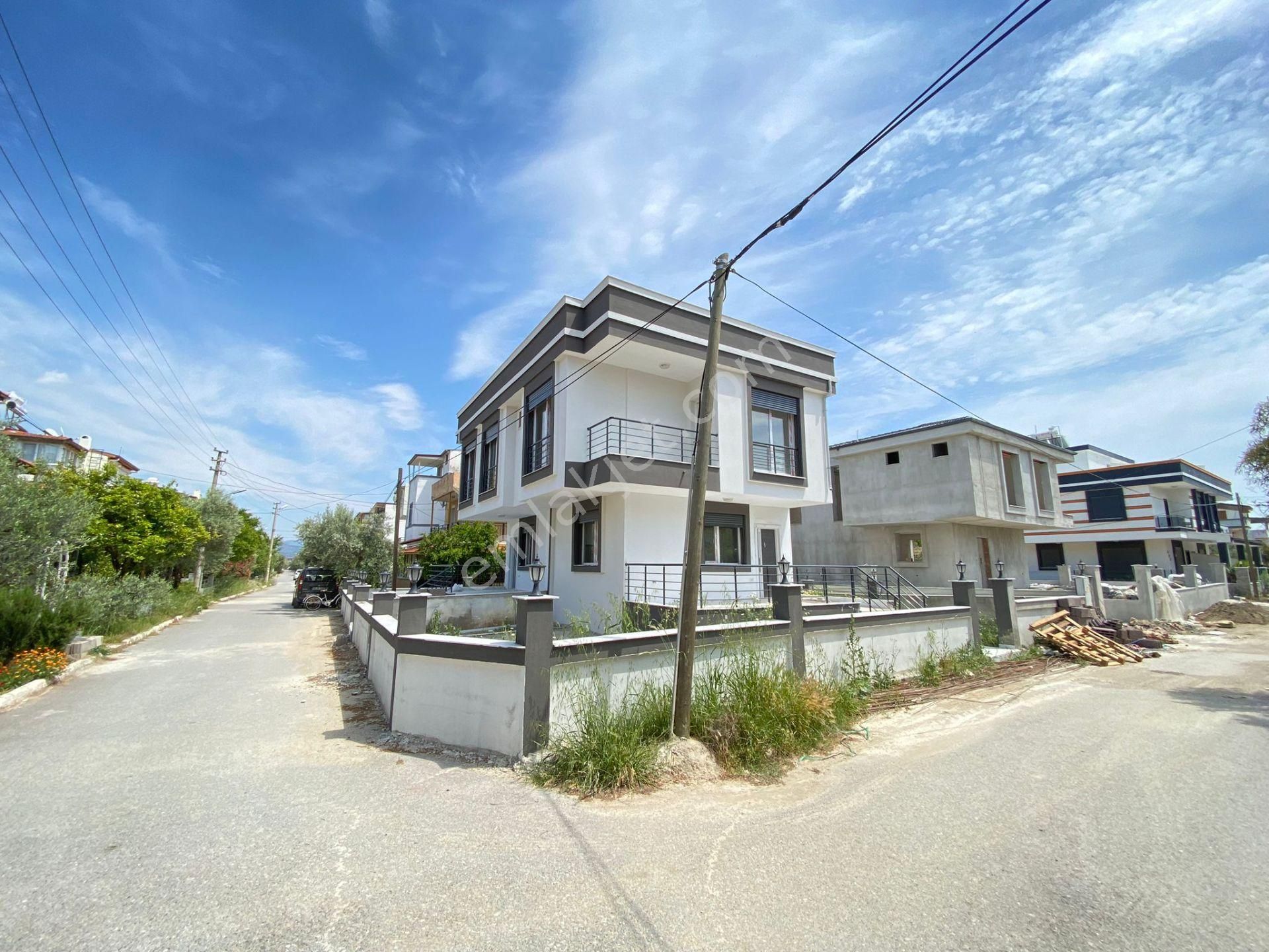 Seferihisar Doğanbey'de Satılık Ferah Konum 3+1 Lüks Villa - Görsel 4