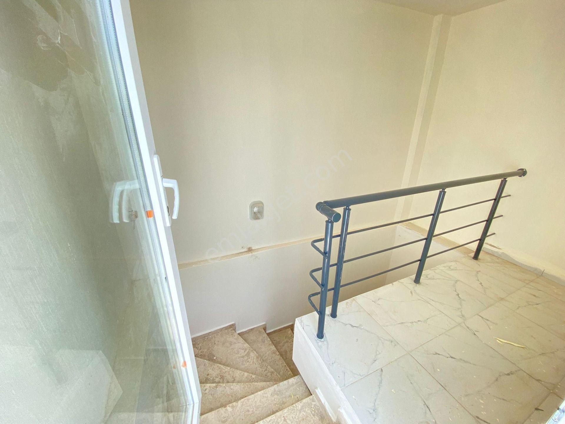 Seferihisar Doğanbey'de Satılık Ferah Konum 3+1 Lüks Villa - Görsel 22