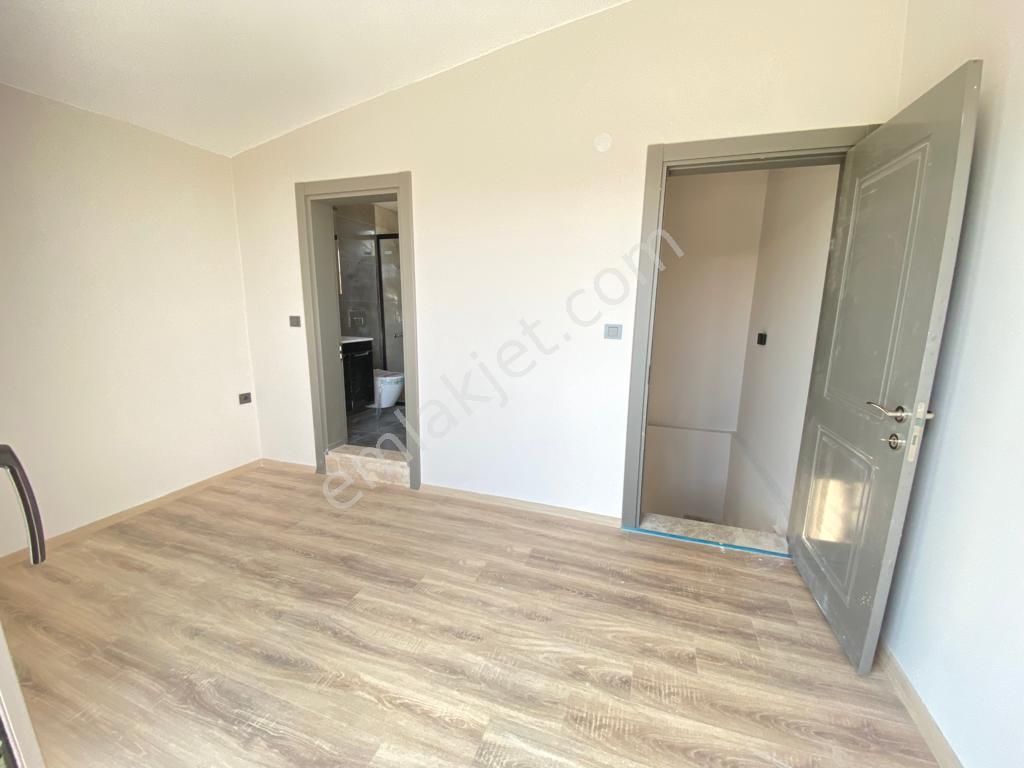 Seferihisar Doğanbey'de Denize Sıfır Site İçinde Satılık 3+1 Villa - Görsel 23