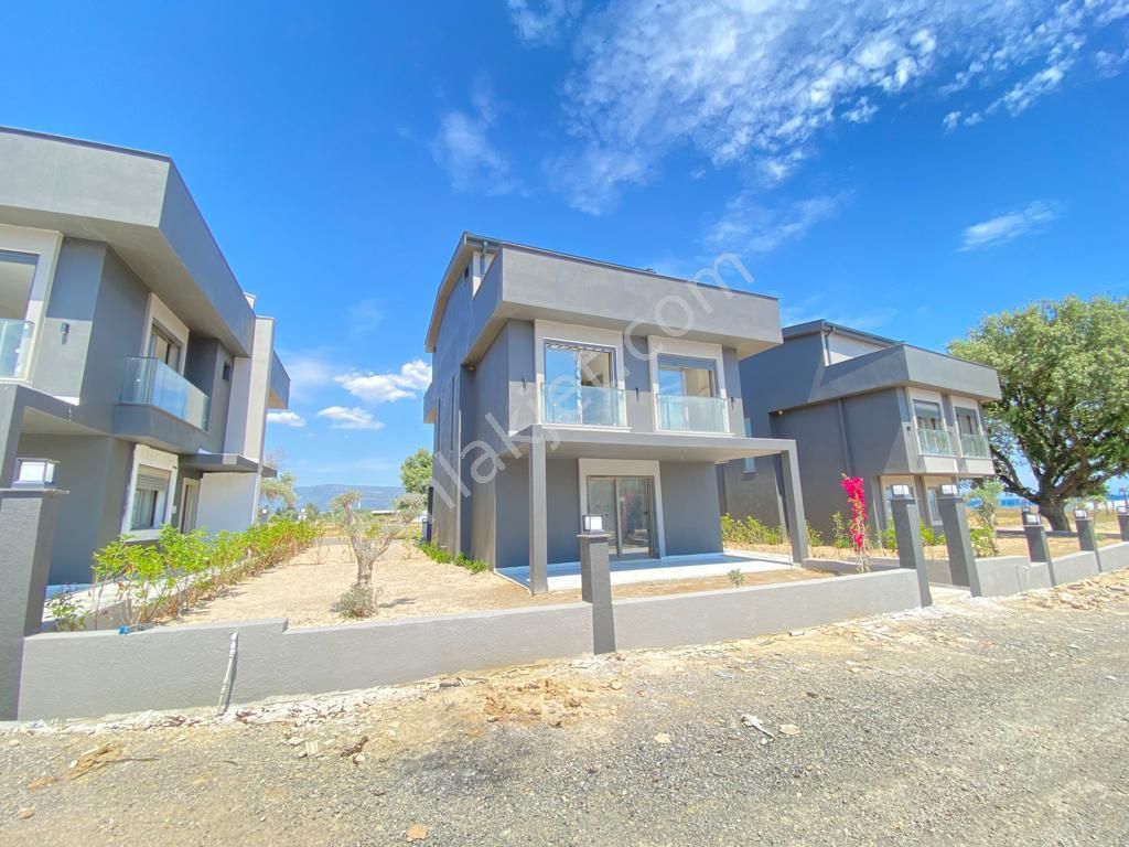 Seferihisar Doğanbey'de Denize Sıfır Site İçinde Satılık 3+1 Villa - Görsel 9