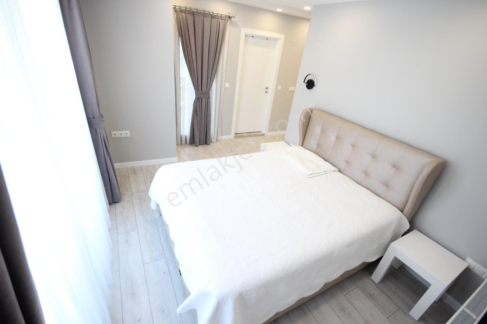 Stop’tan Yeşil Üzümlüde Doğa İle İç İçe 5+1 Lüks Villa - Görsel 18