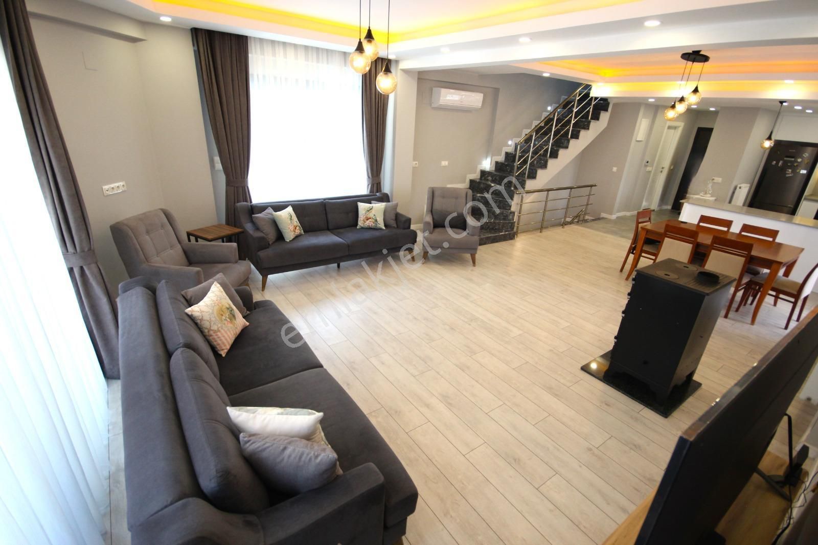 Stop’tan Yeşil Üzümlüde Doğa İle İç İçe 5+1 Lüks Villa - Görsel 13