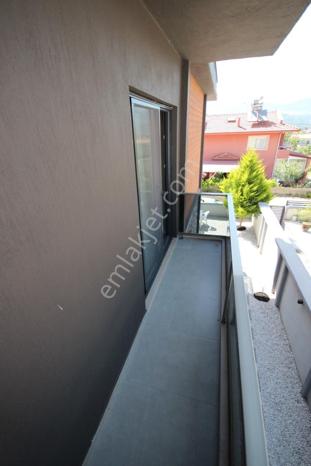 Stop’tan Yeşil Üzümlüde Doğa İle İç İçe 5+1 Lüks Villa - Görsel 22