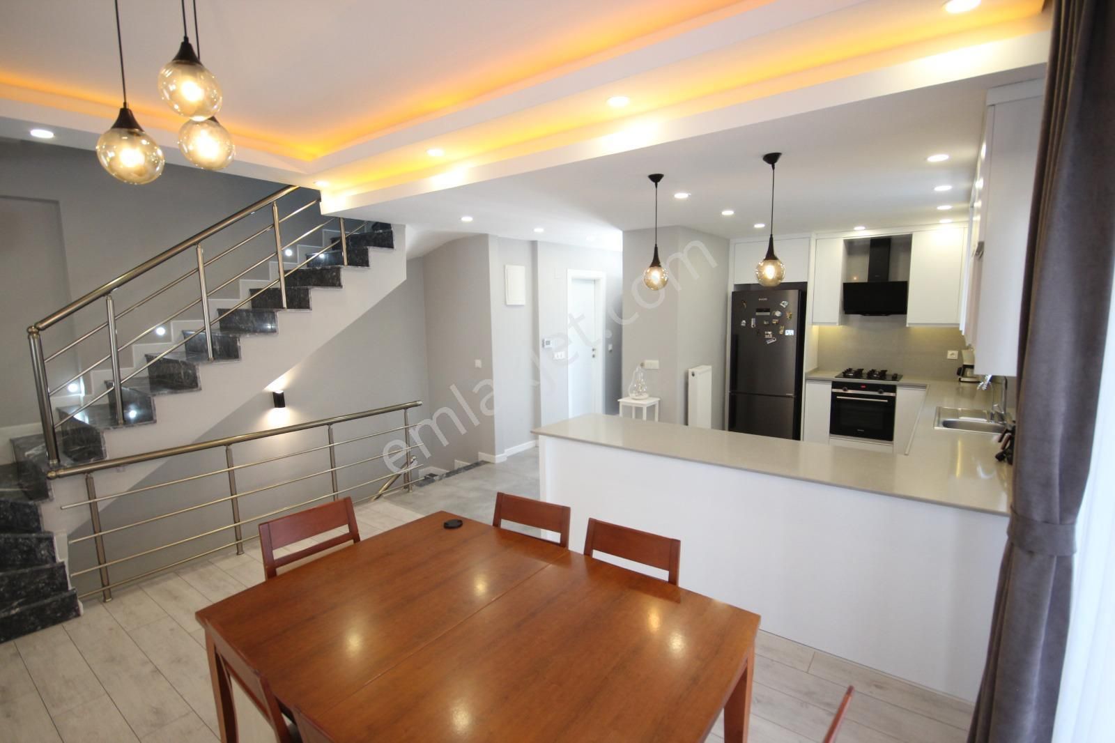 Stop’tan Yeşil Üzümlüde Doğa İle İç İçe 5+1 Lüks Villa - Görsel 12