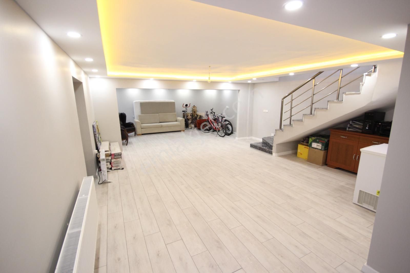 Stop’tan Yeşil Üzümlüde Doğa İle İç İçe 5+1 Lüks Villa - Görsel 28