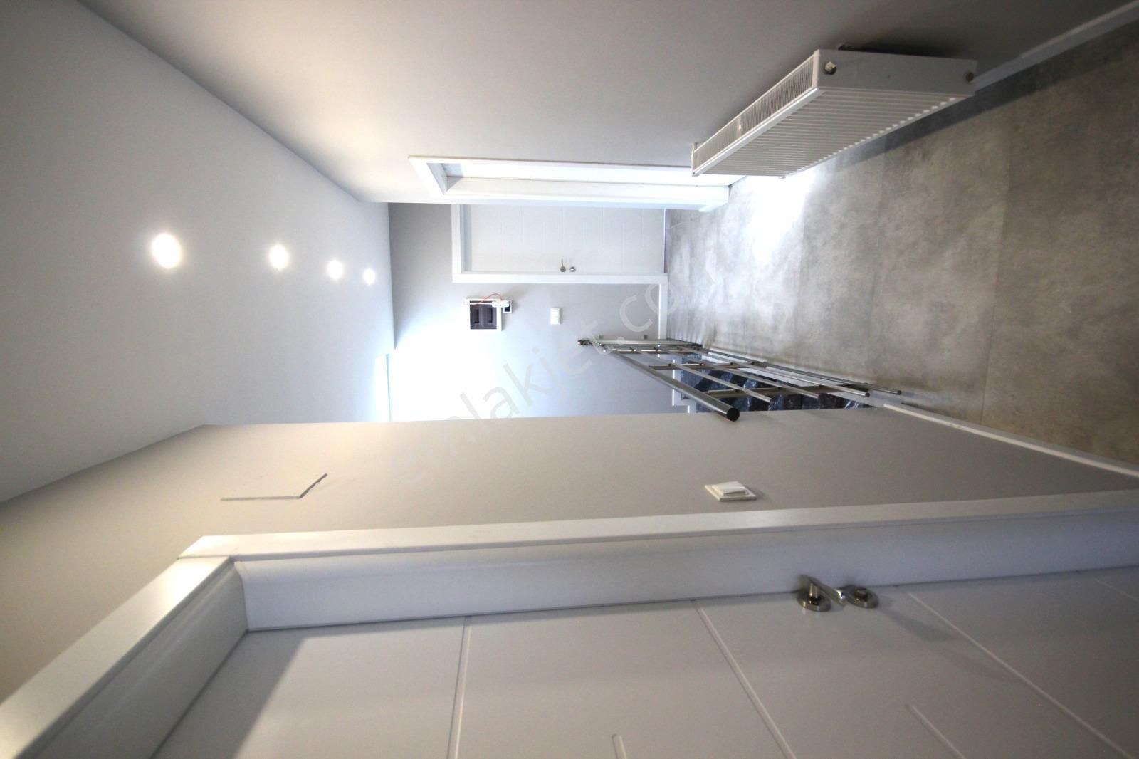 Stop’tan Yeşil Üzümlüde Doğa İle İç İçe 5+1 Lüks Villa - Görsel 35