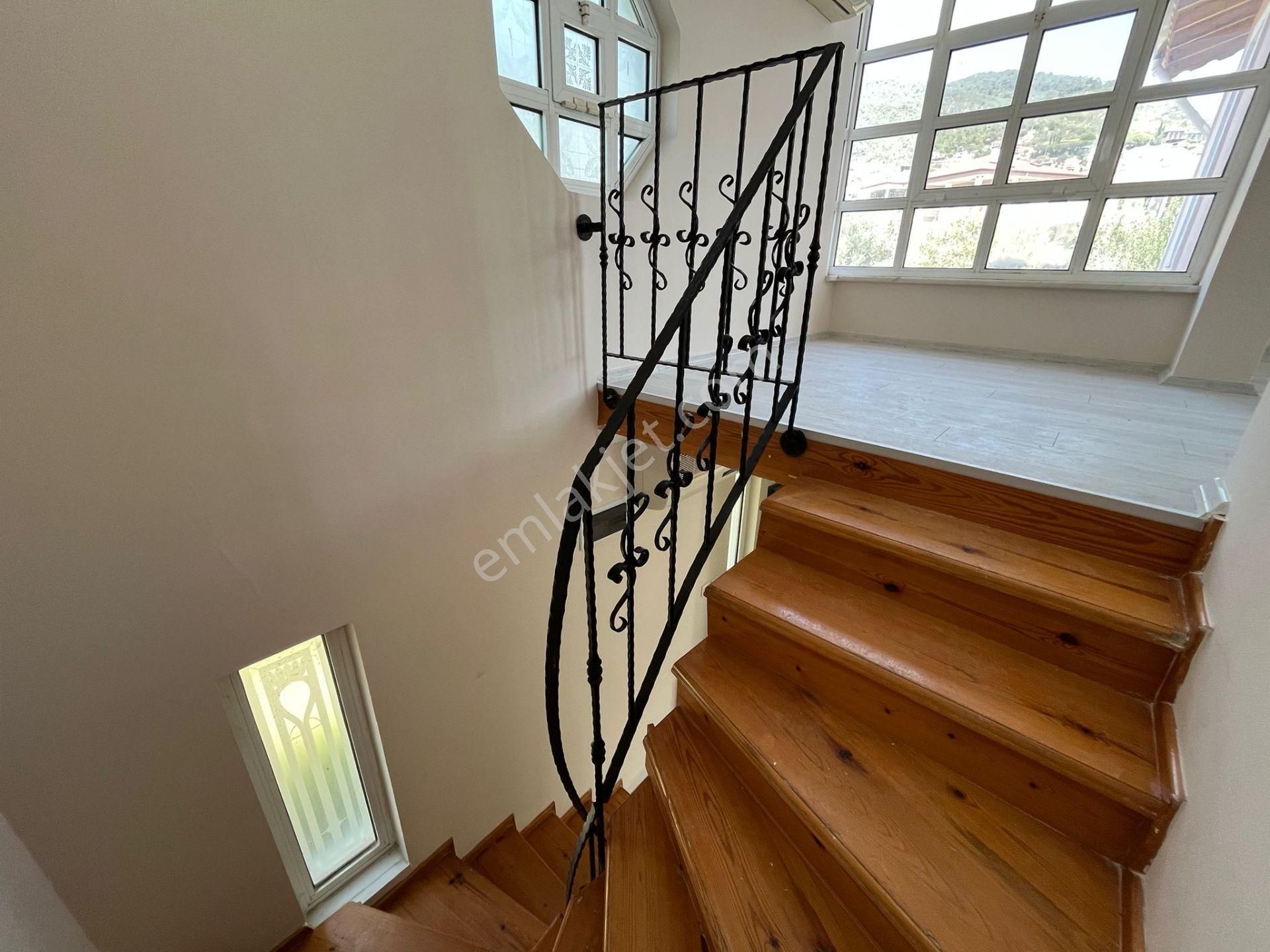 Altınoluk Kazdağlarına Yaslanmış Havuzlu Bahçeli Kaloriferli Sitede Masrafsız 3+2 Villa - Görsel 5